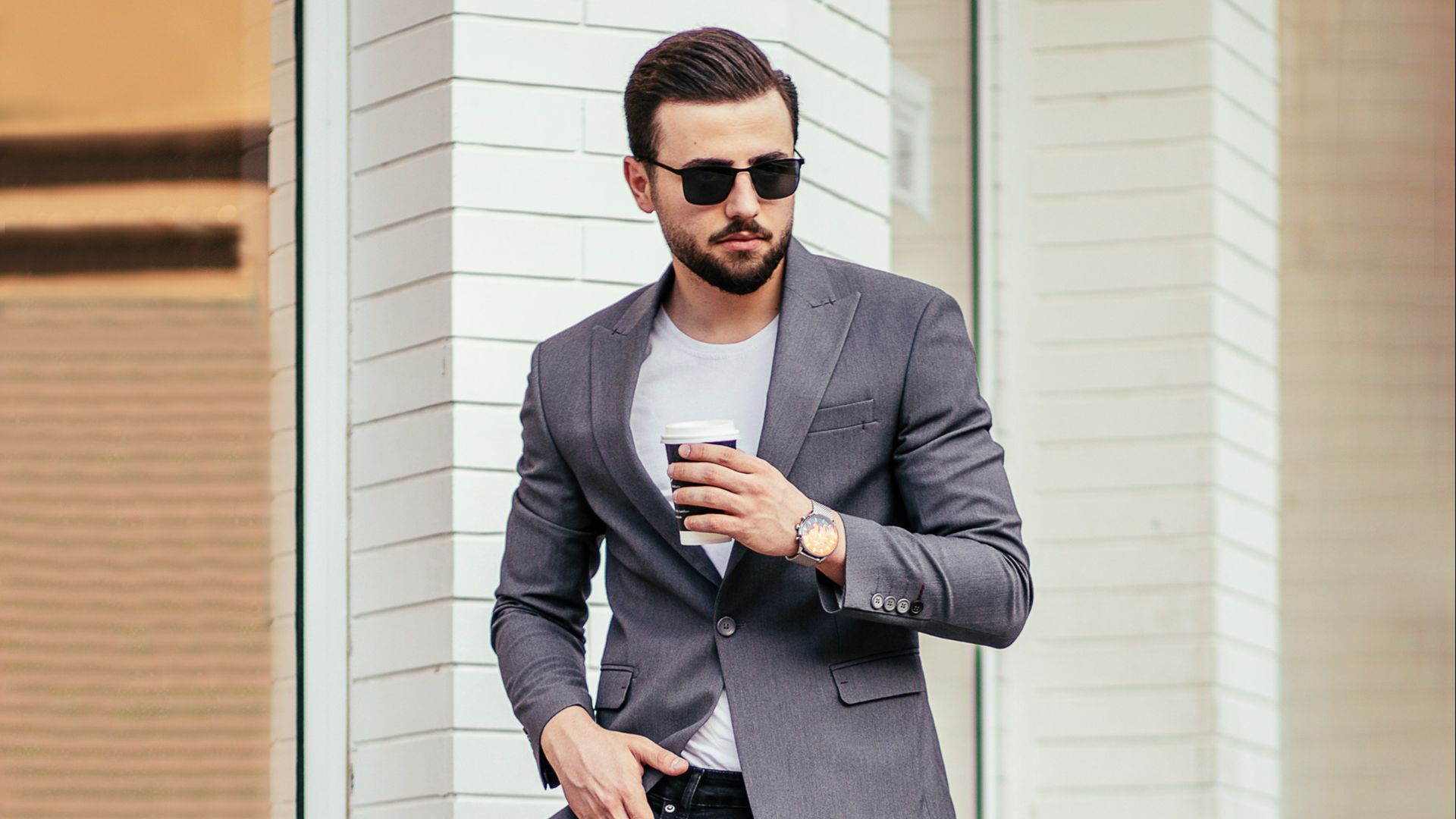 3. Un blazer ajusté avec un jean