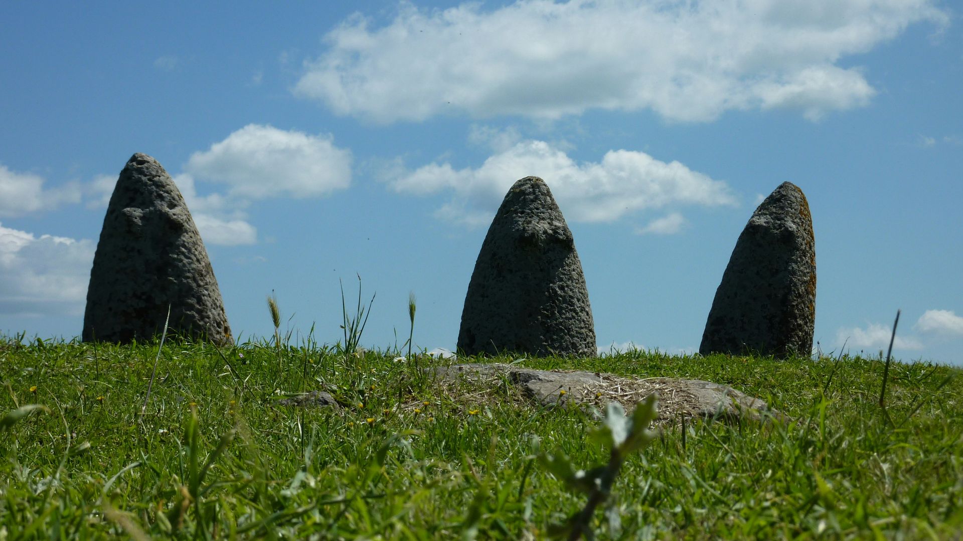 16. Les pierres de Dropa