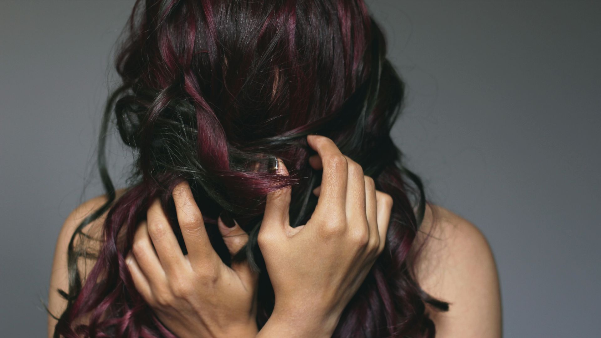 10. Brune aux reflets roux