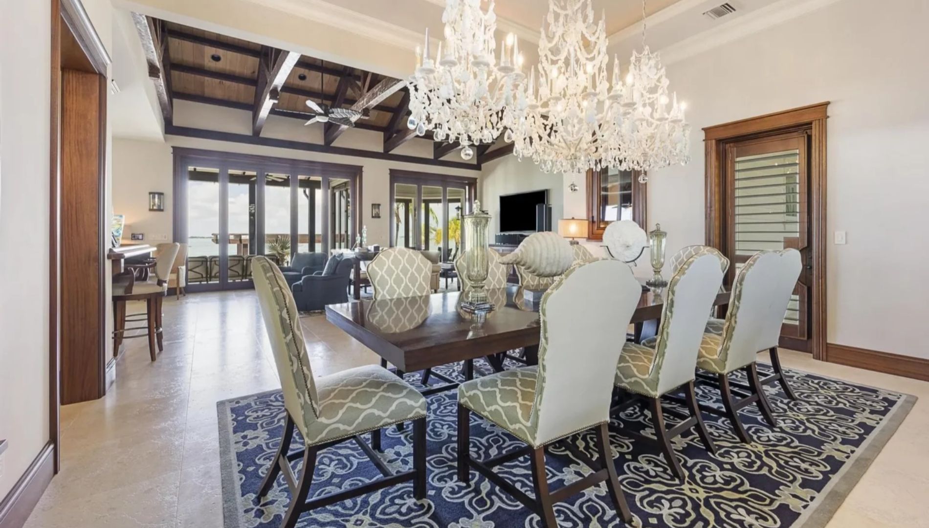 Formal dining room