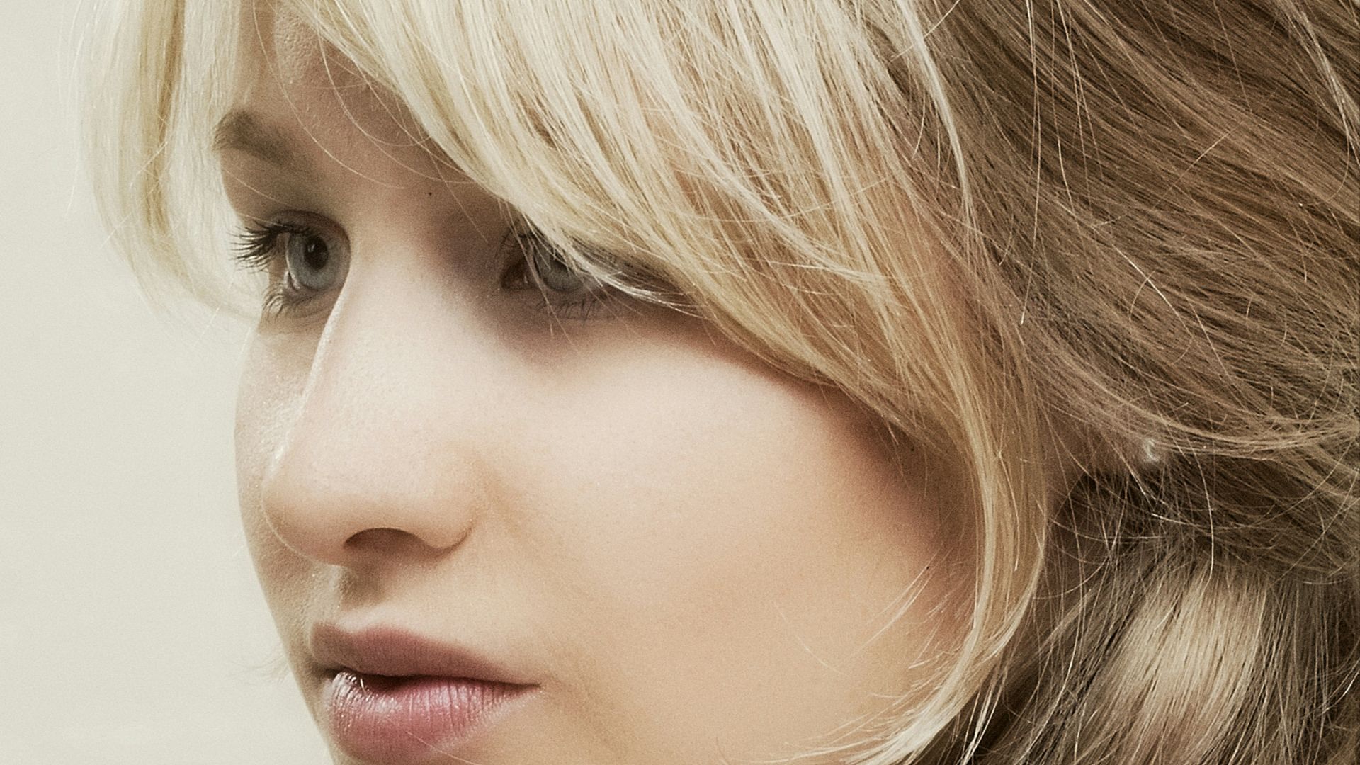 1. Des cheveux plus souples autour du visage