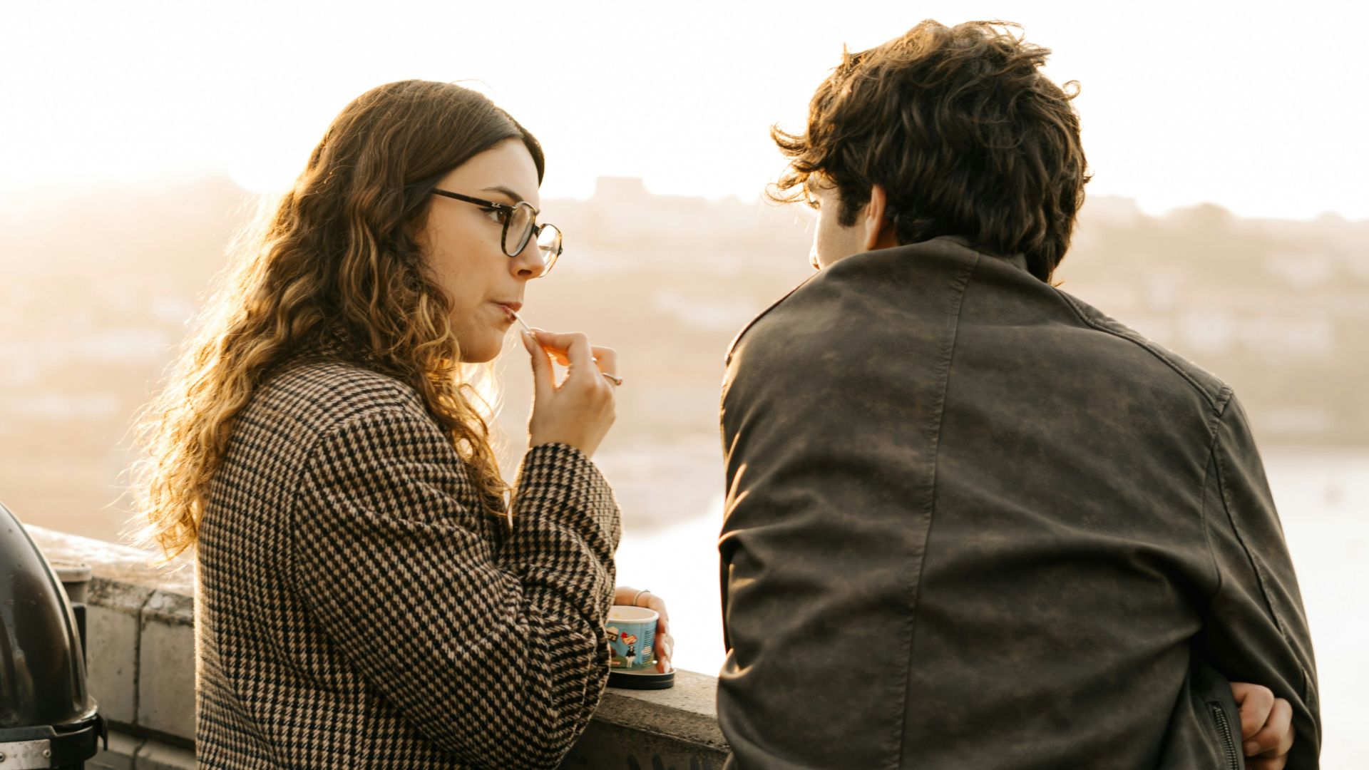 12. Ils l'utilisent pour qu'elle assume le fardeau émotionnel