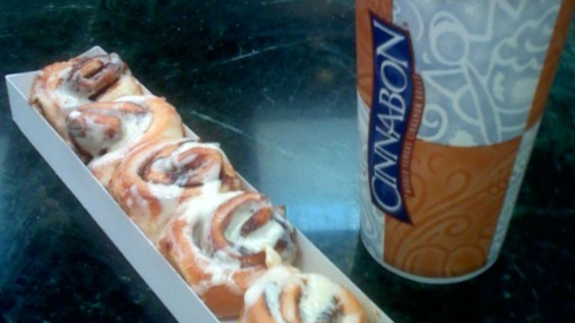 19. Cinnabon Minibon