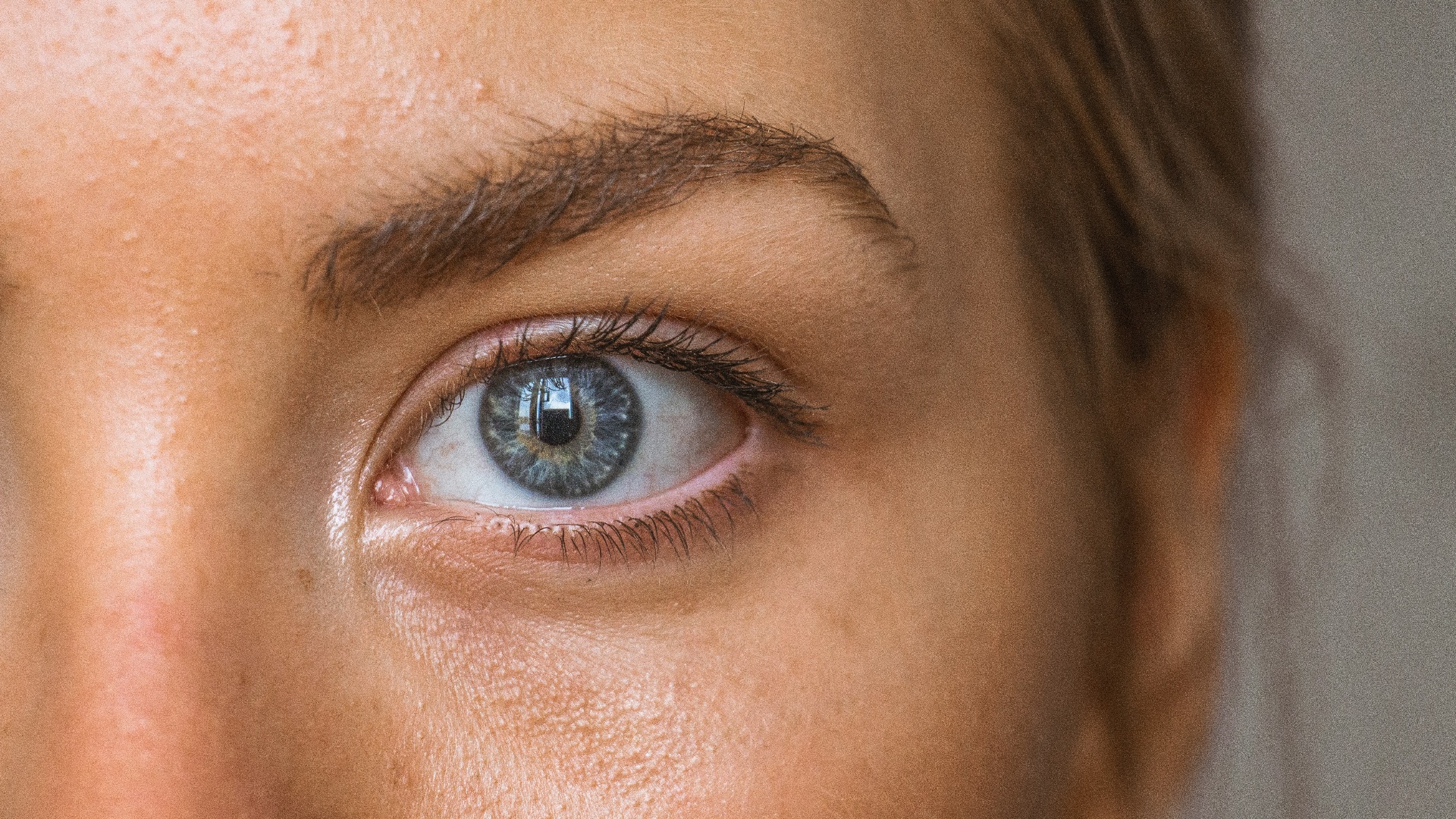 4. Sourcils