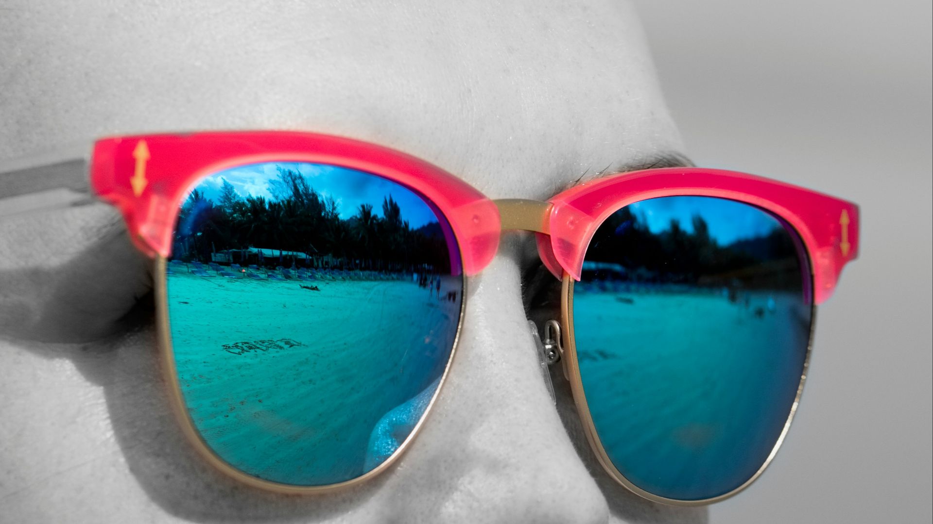 9. Verres miroirs colorés