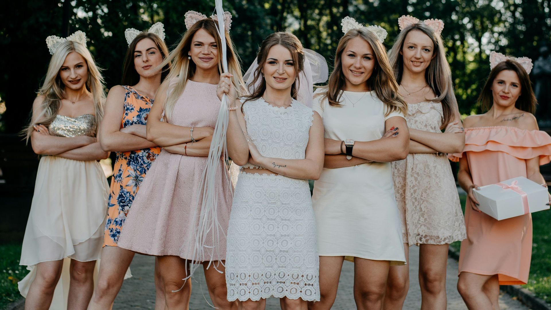 20 tenues pour enterrement de vie de jeune fille qui vont bien au-delà des t-shirts assortis