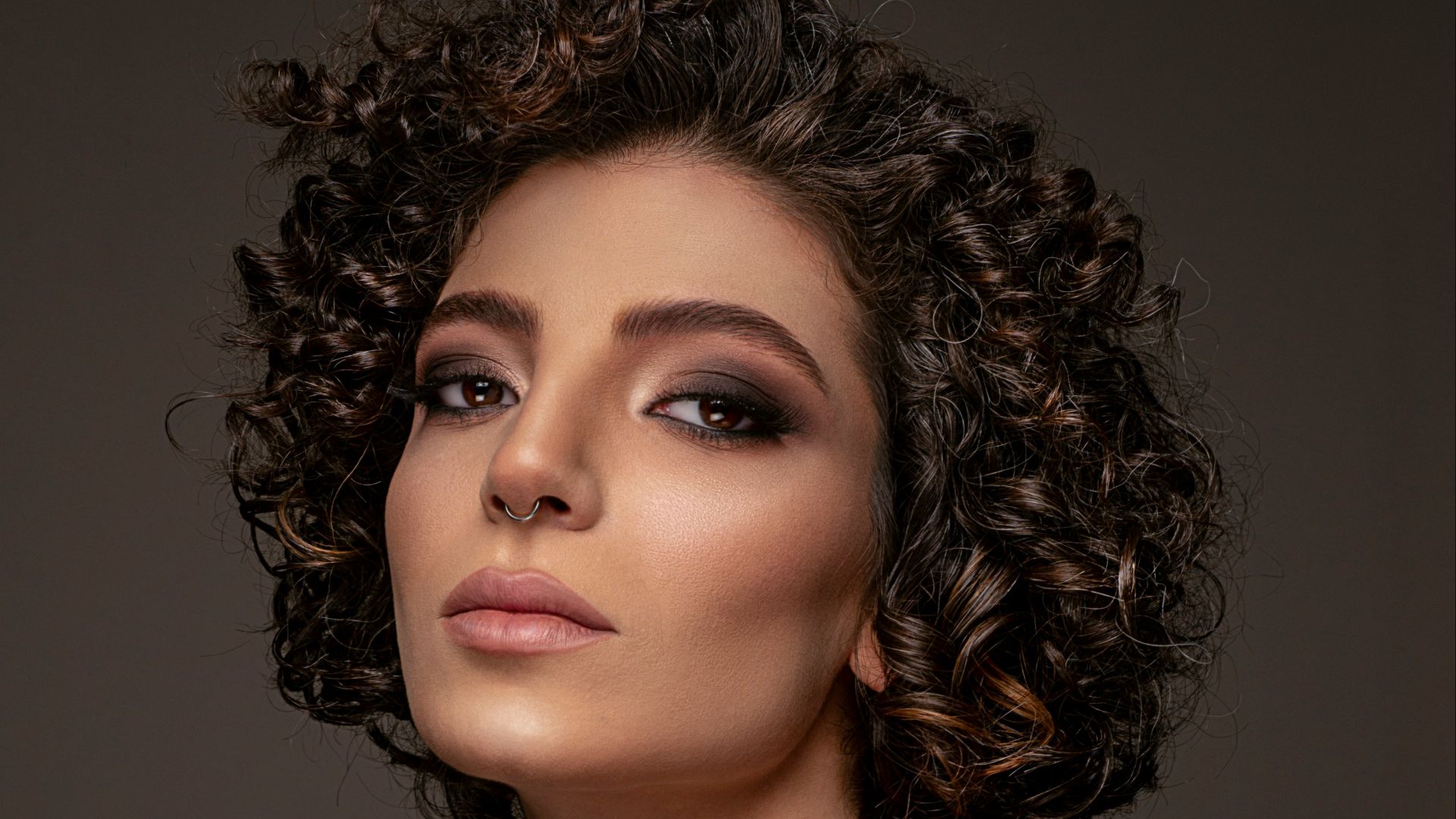 19. Des boucles volumineuses pour les visages en forme de cœur