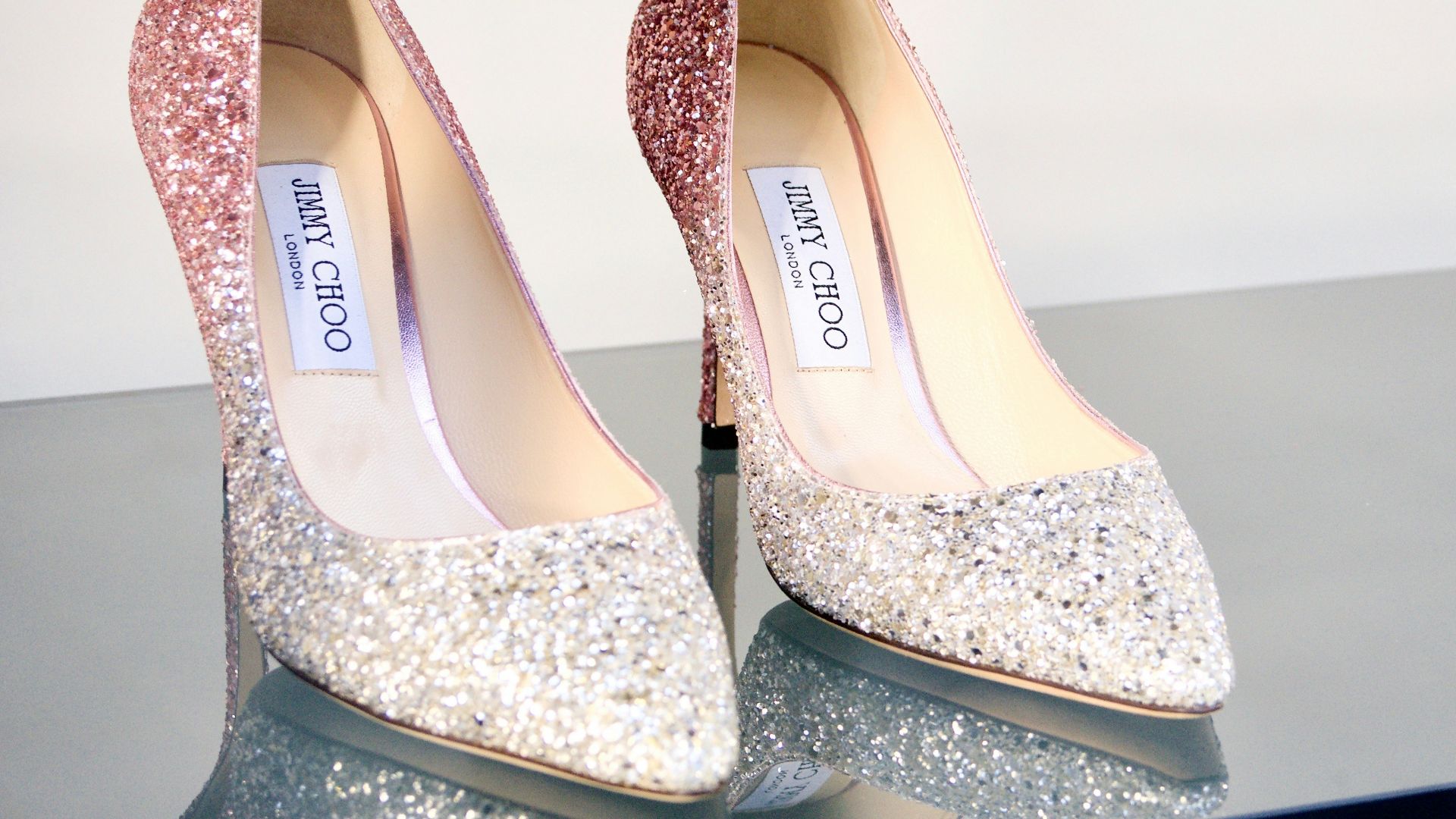 1. Escarpins à talons ultra-hauts