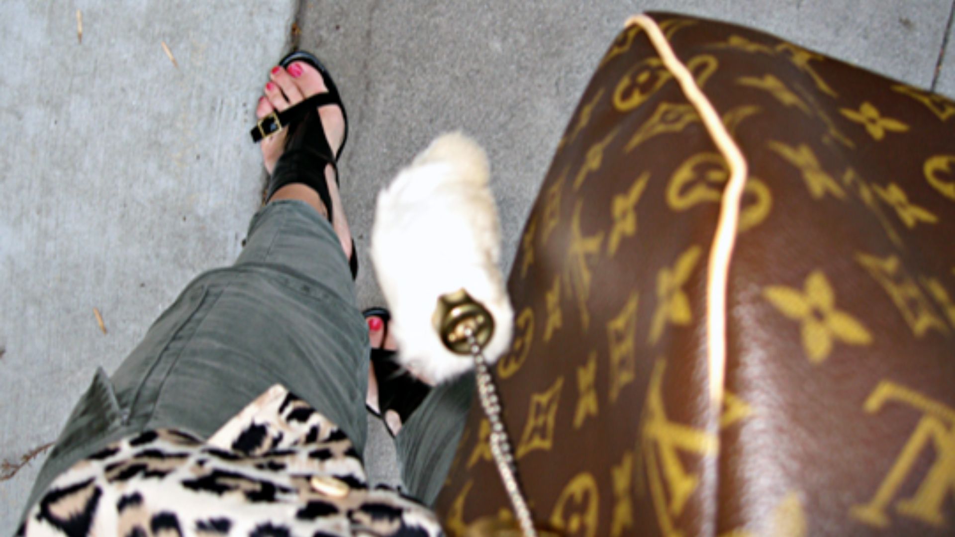 9. Porter une patte de lapin