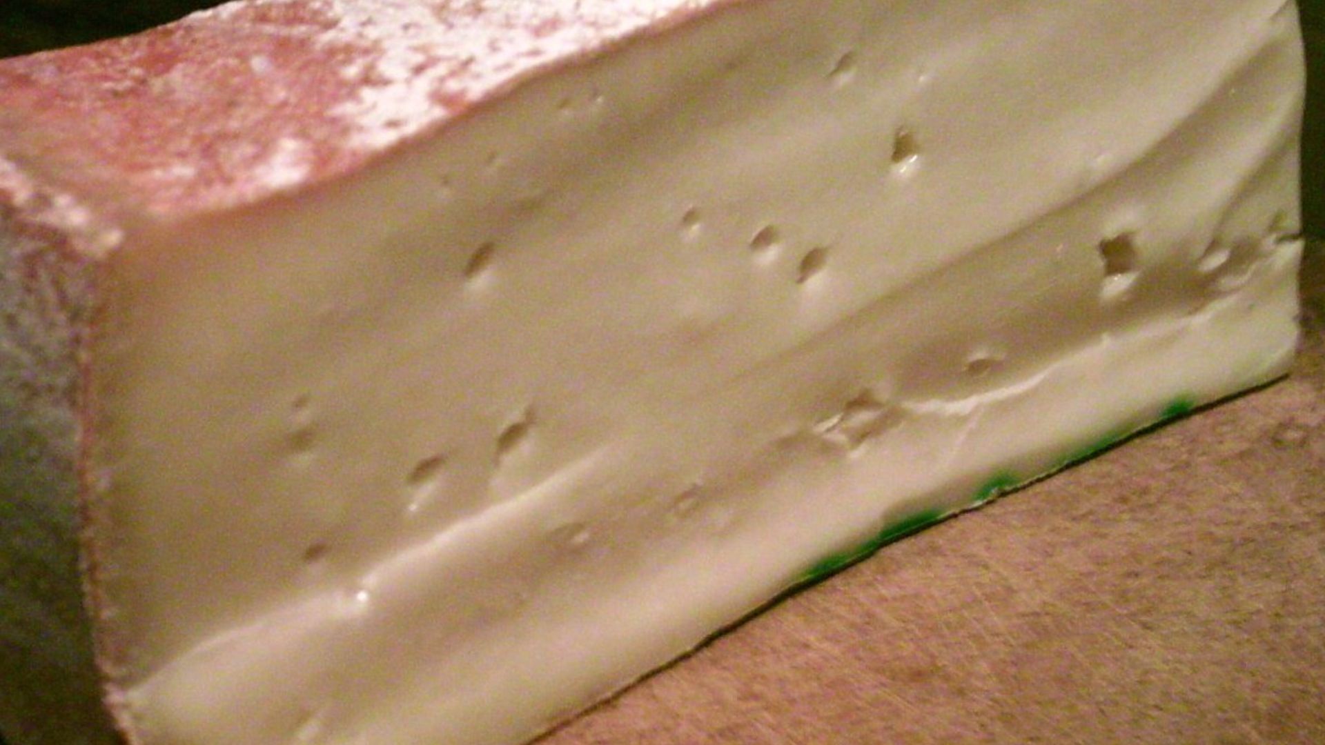 6. Fontina aux notes terreuses
