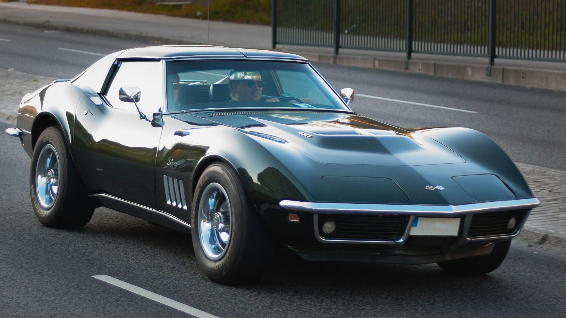 3. Chevrolet Corvette C2 (1963-1967)