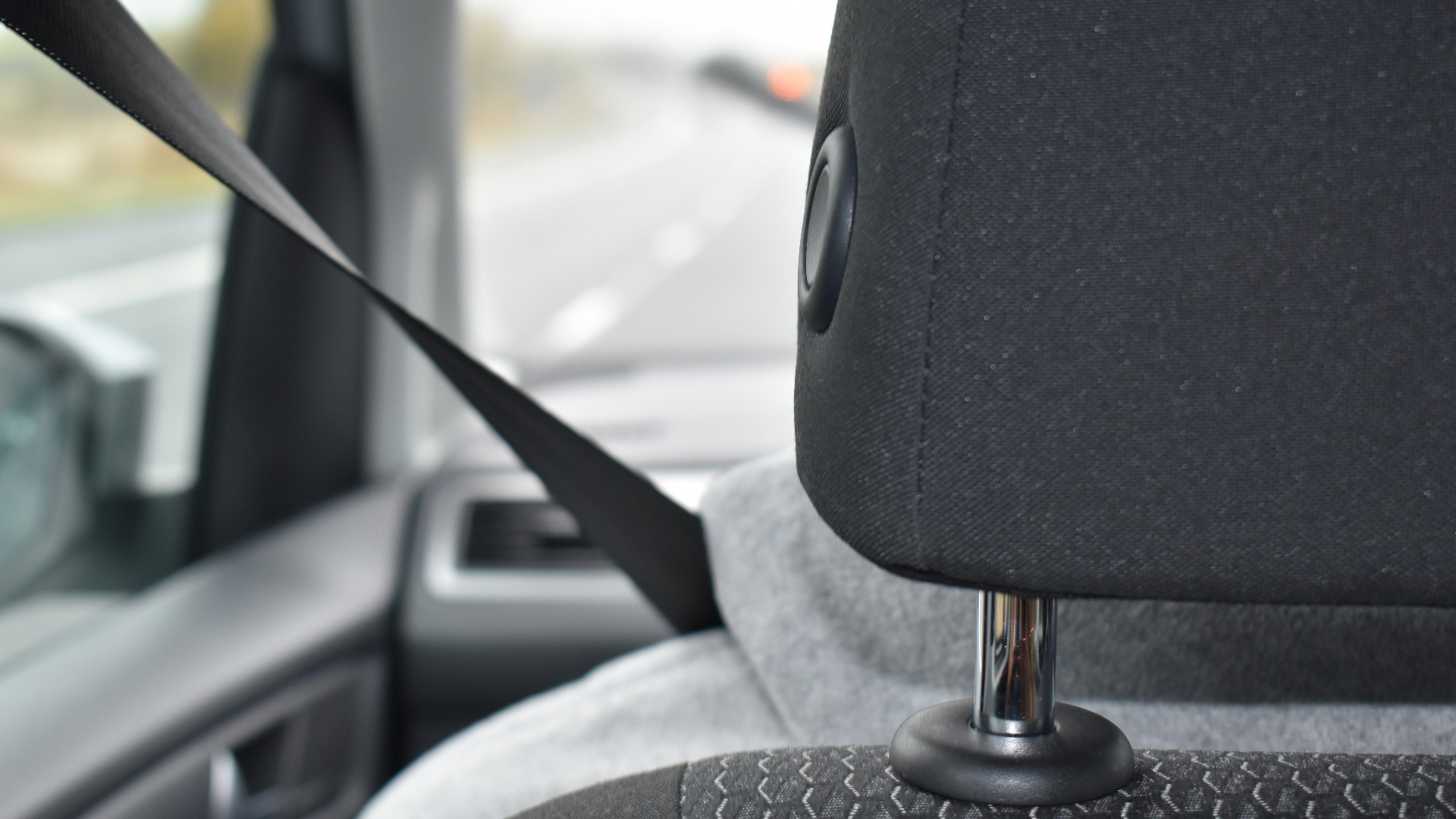 7. Ceintures de sécurité et airbags