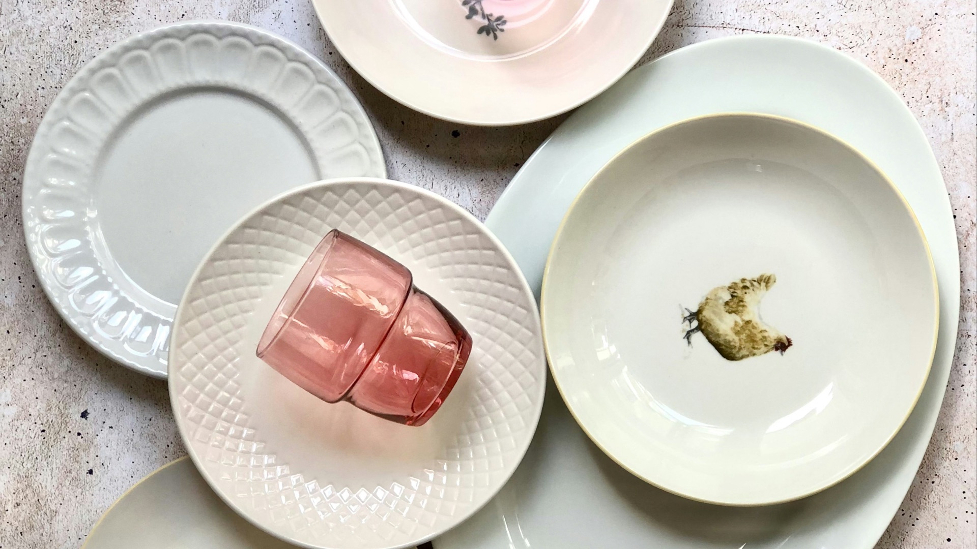 1. Assiettes en céramique pour tous les jours