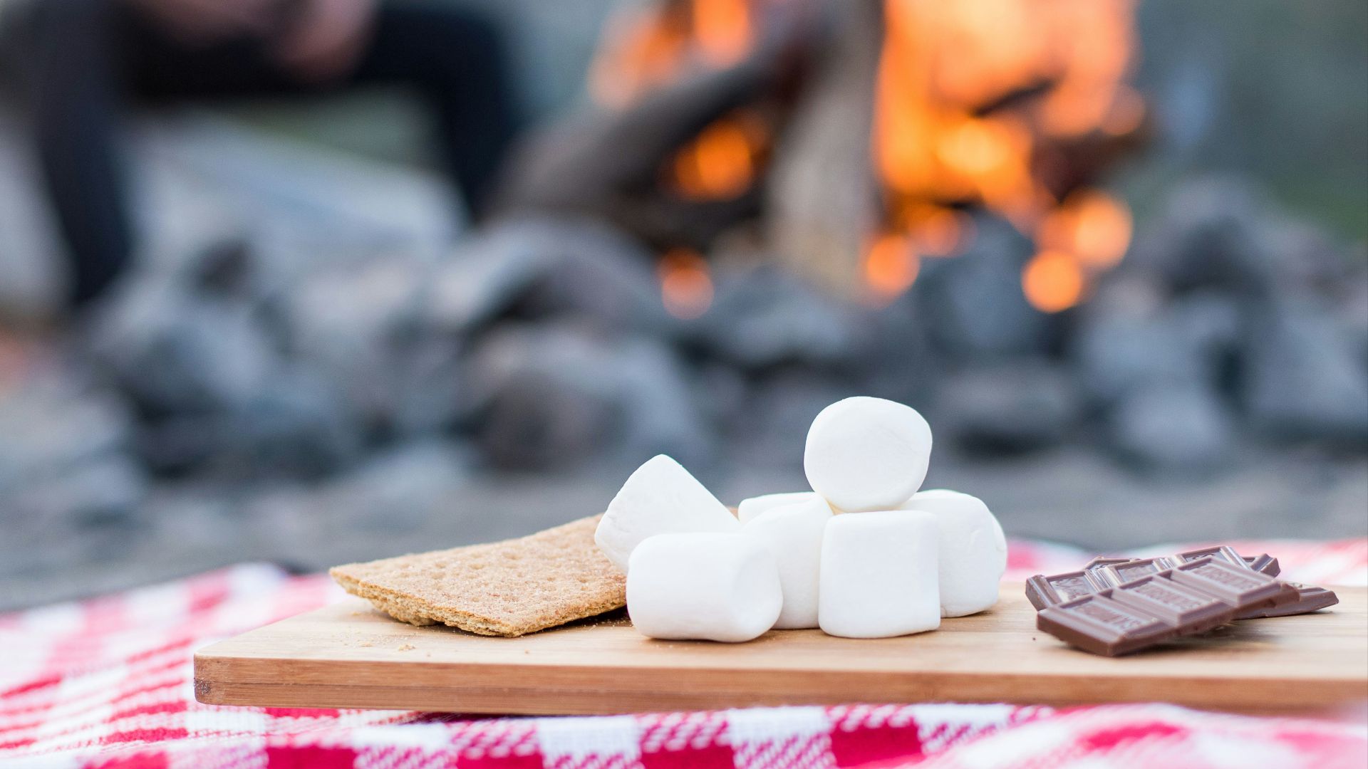 18. S’mores en plein air