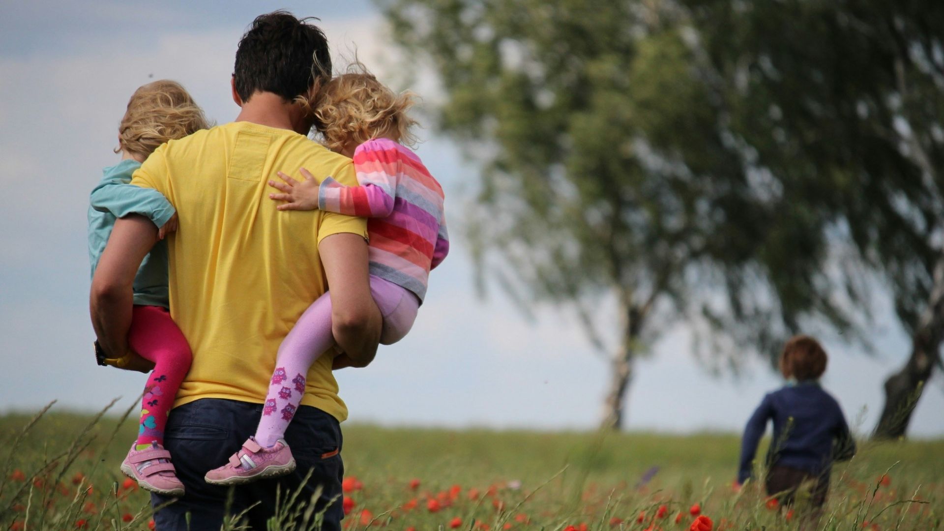 7. Se montrer prudent avec les enfants, ça passe pour bizarre