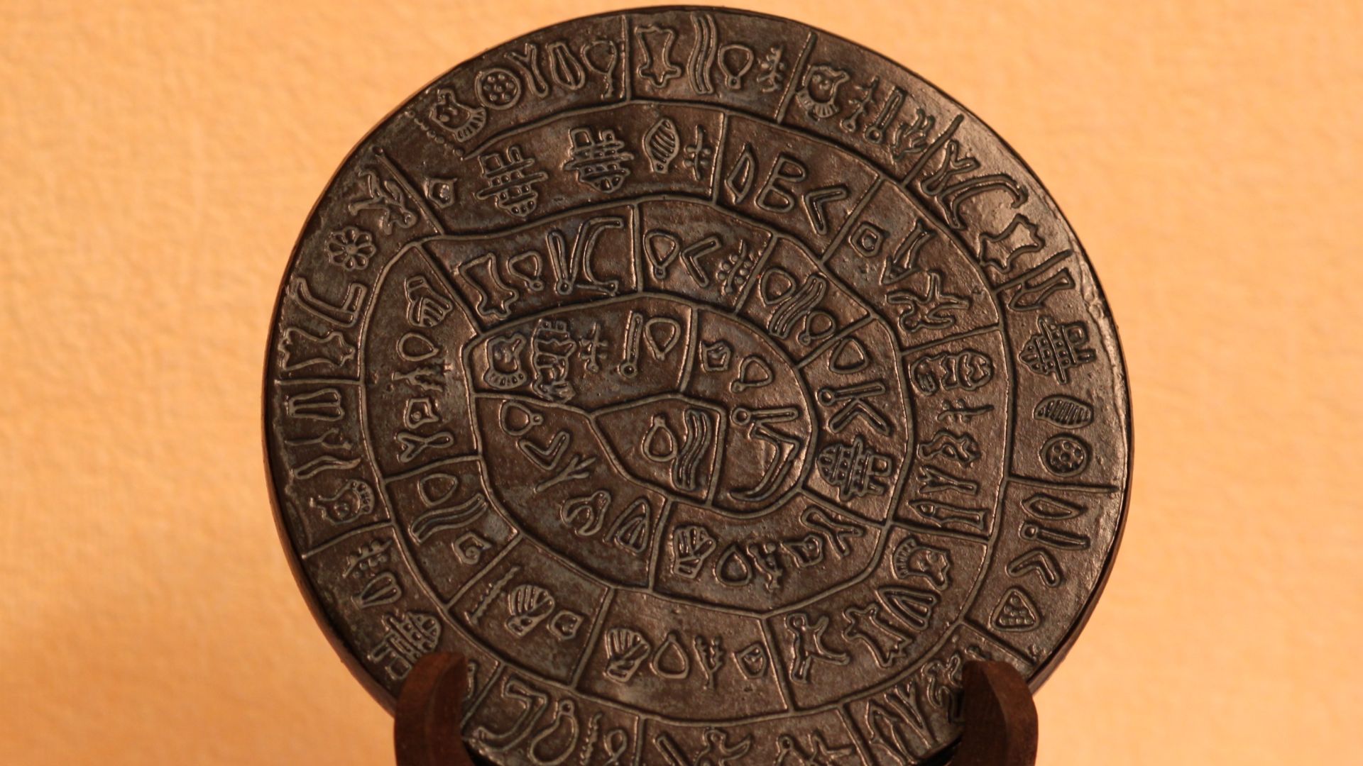 9. Le disque de Phaistos