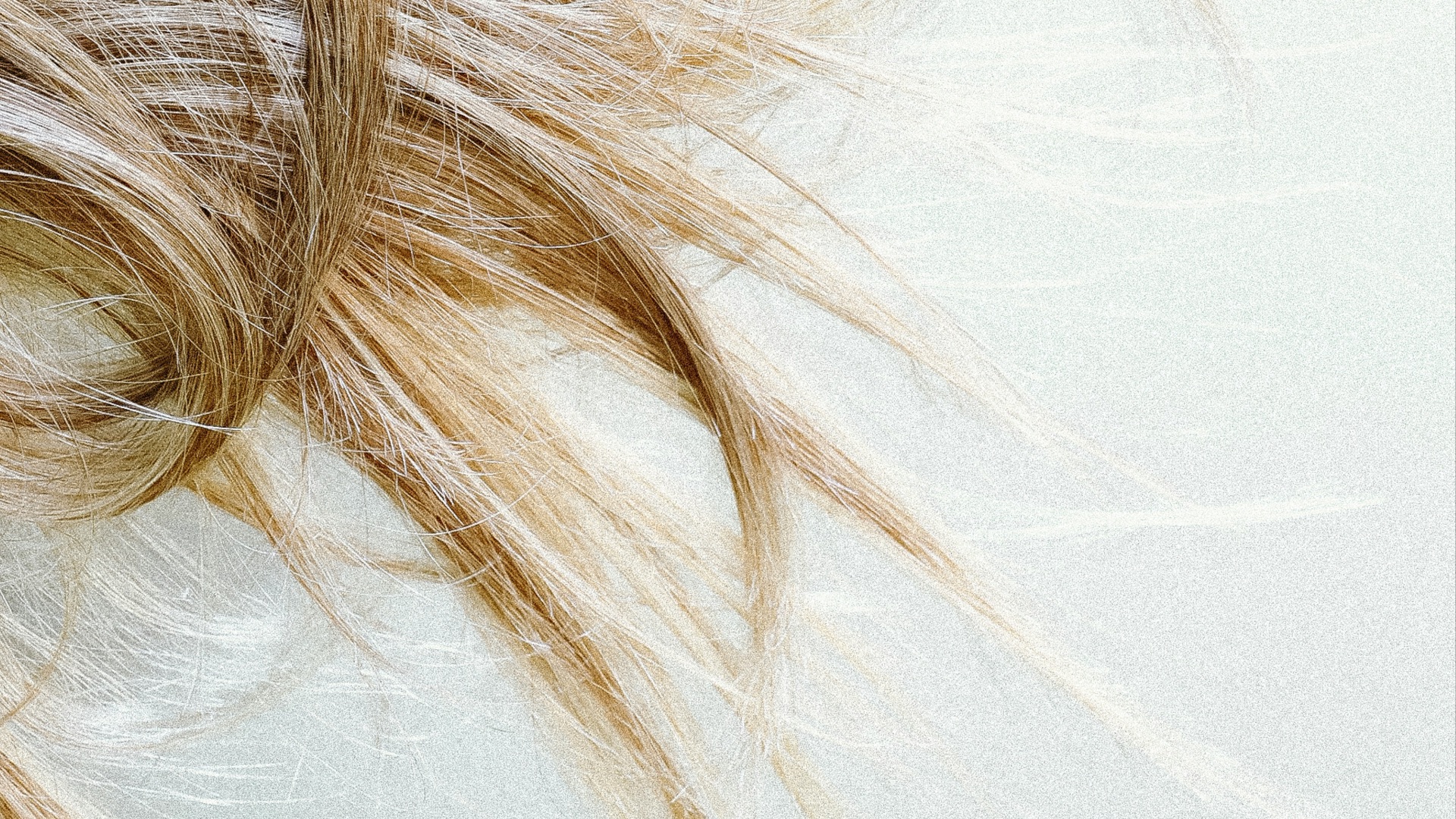 8. Les cheveux cassants et qui tombent semblent plus faciles à gérer