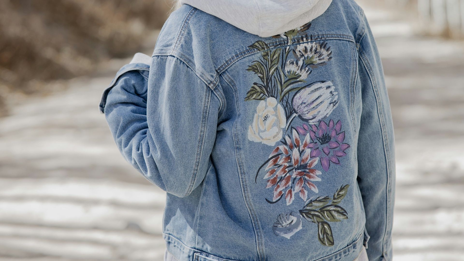 15. Vestes en jean brodées