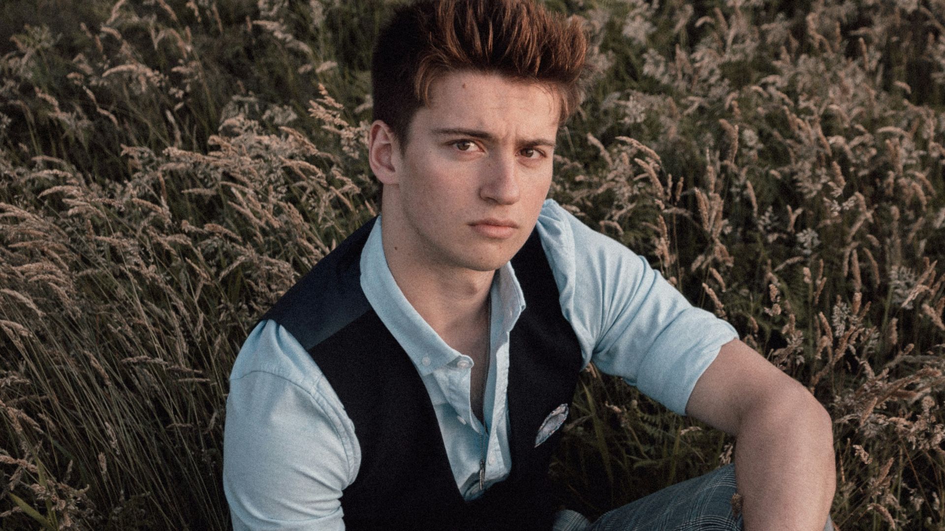 20 tenues que les hommes portent pour attirer votre attention