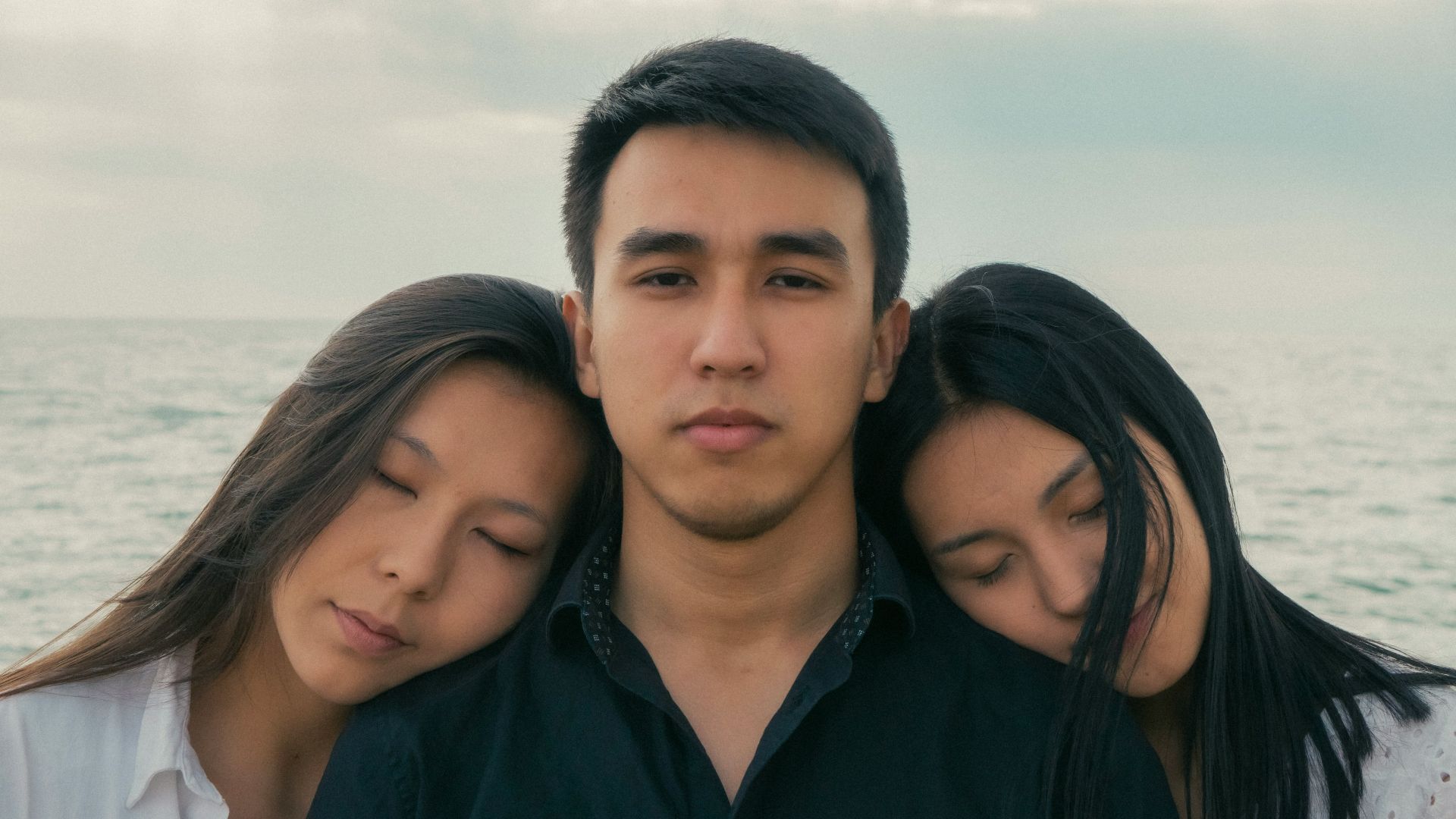 10 choses que les hommes dans la trentaine pensent vouloir dans la vie… et 10 choses dont ils ont réellement besoin