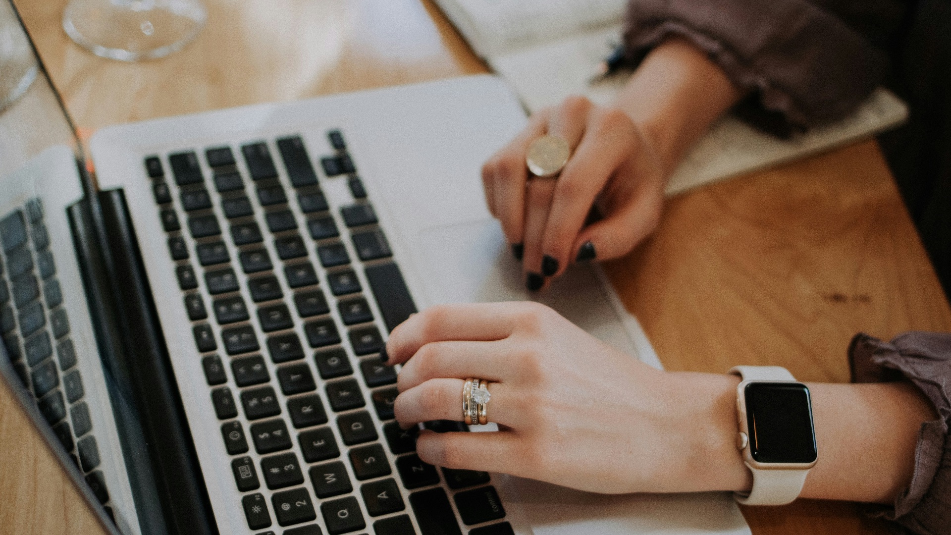 7. On demande aux candidats d'effectuer davantage de travail non rémunéré