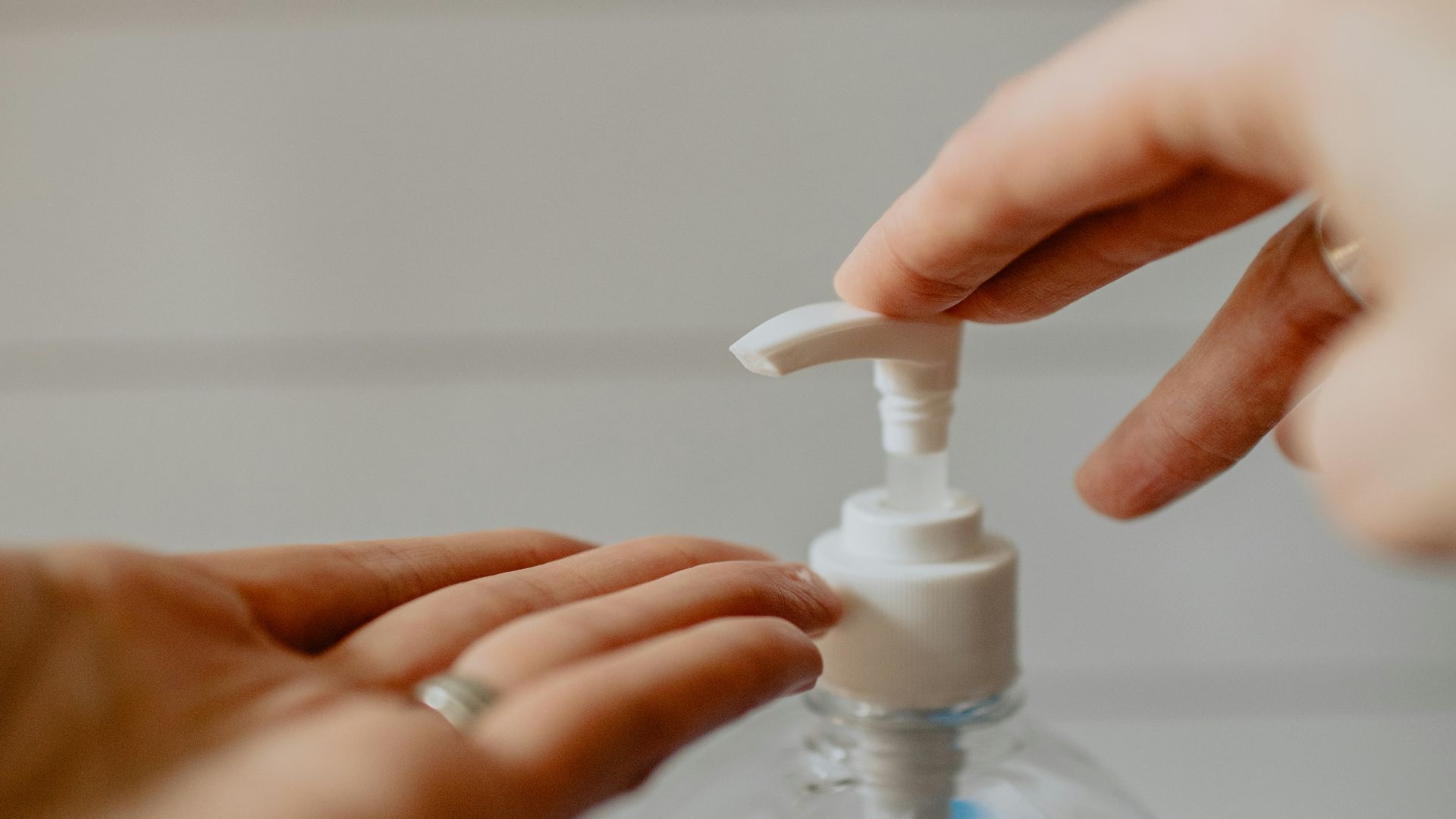 10. Gel hydroalcoolique