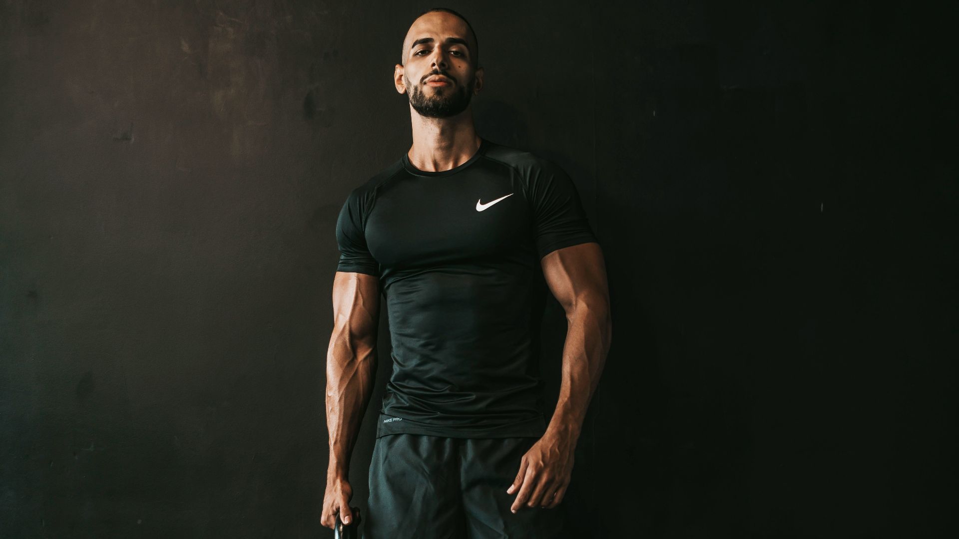 4. Tenue de sport de la tête aux pieds
