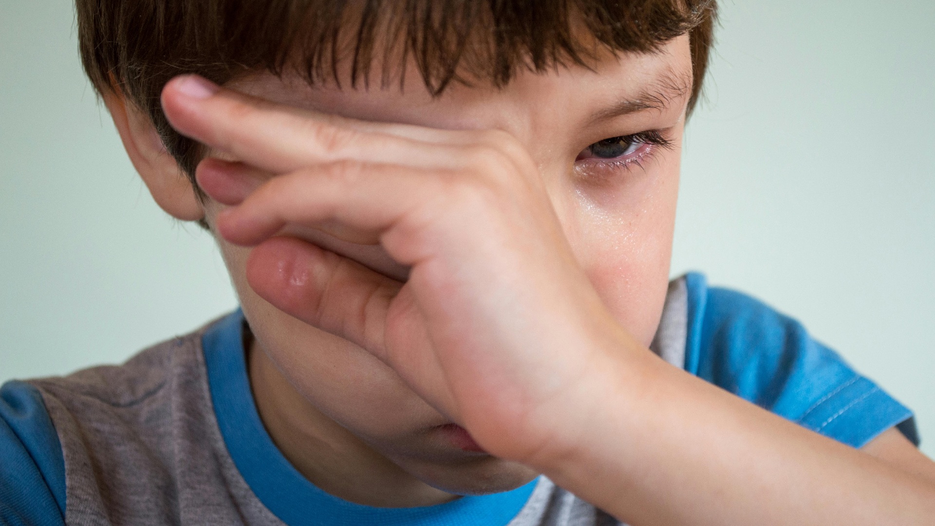 6. Pleurer quand tu ne réponds pas tout de suite