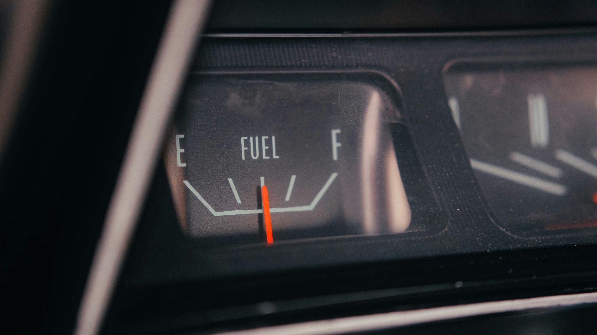 3. Veillez à ce que le réservoir d'essence de votre voiture soit toujours rempli au moins à moitié