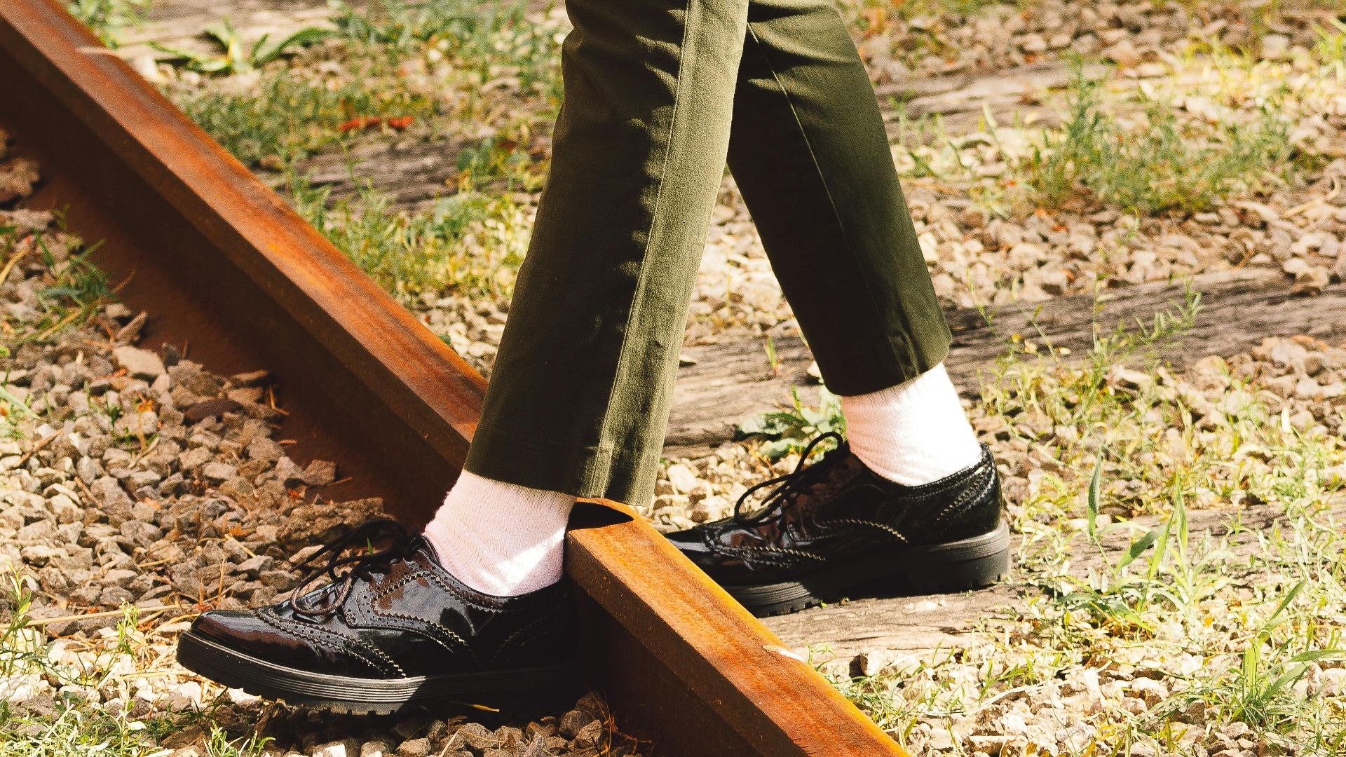 14. Des pantalons qui sont manifestement trop courts