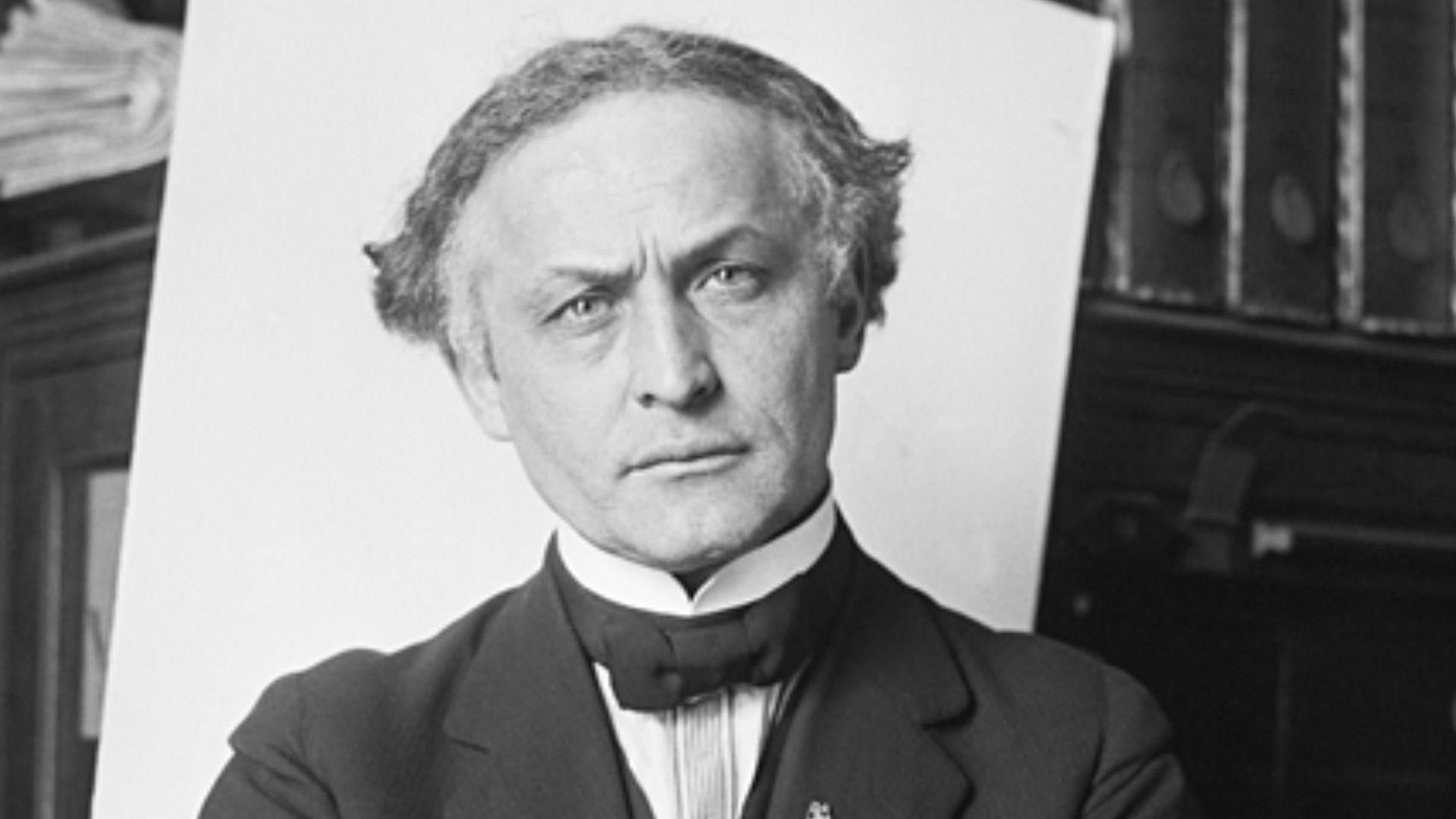 17. Harry Houdini : magicien et chasseur d'escrocs