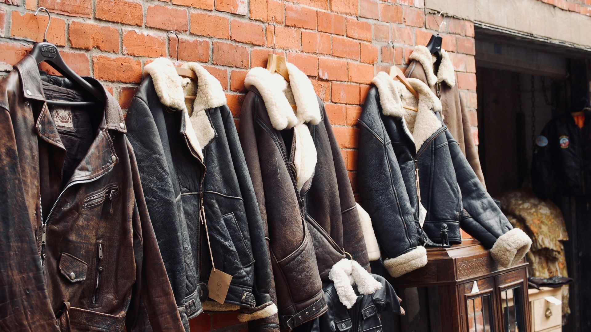 8. Vestes bon marché fabriquées en série