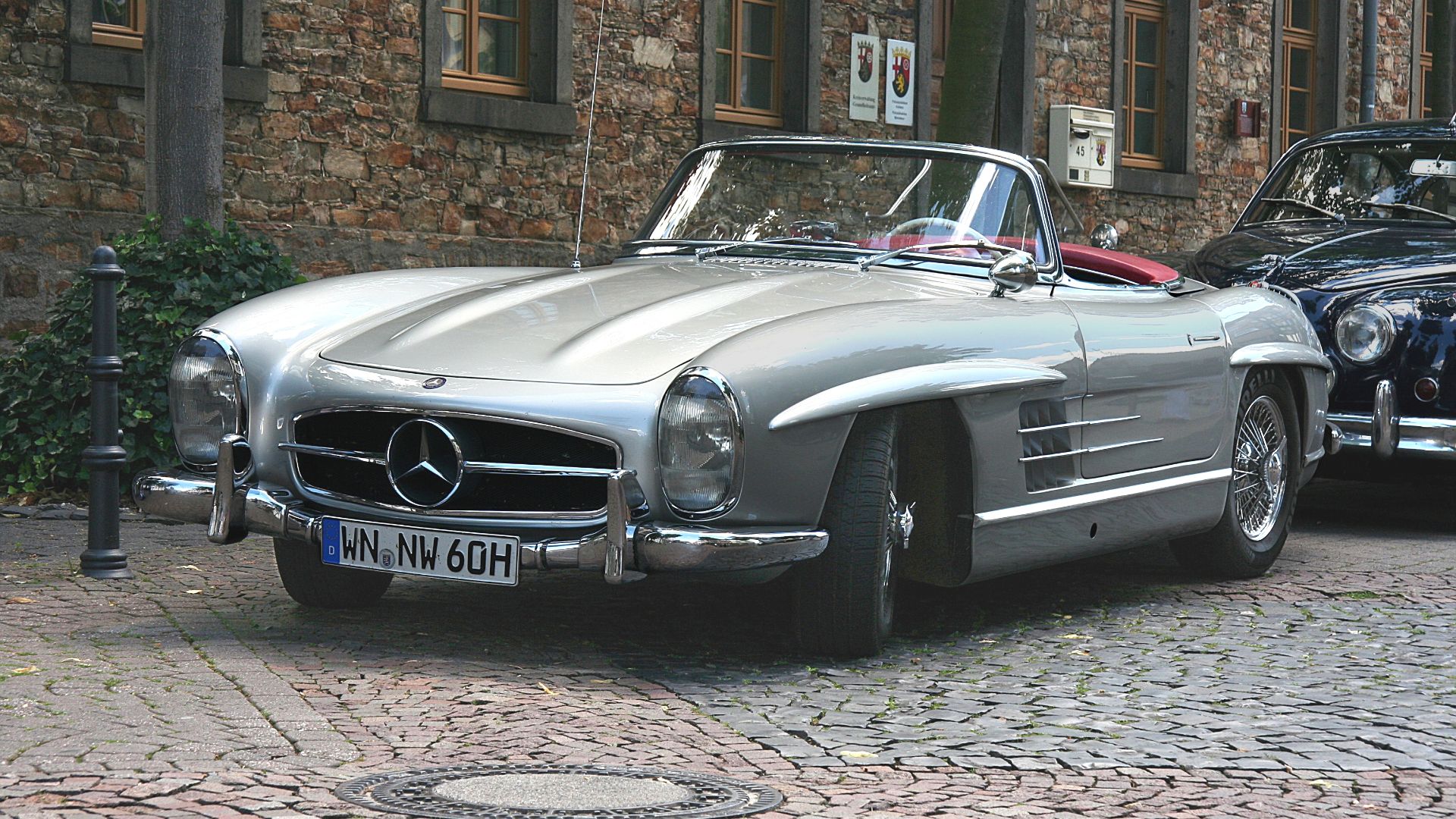 7. Mercedes-Benz SL