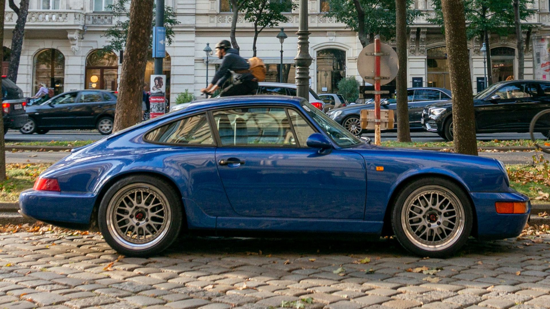 12. Porsche 911 993