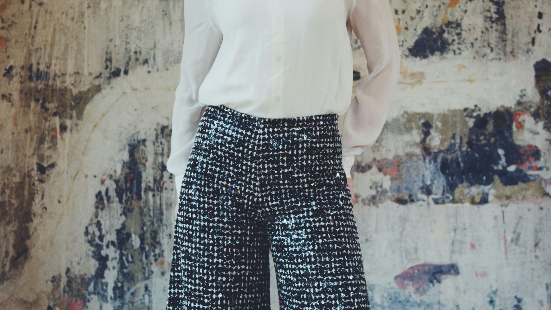 13. Pantalons larges associés à des hauts ajustés