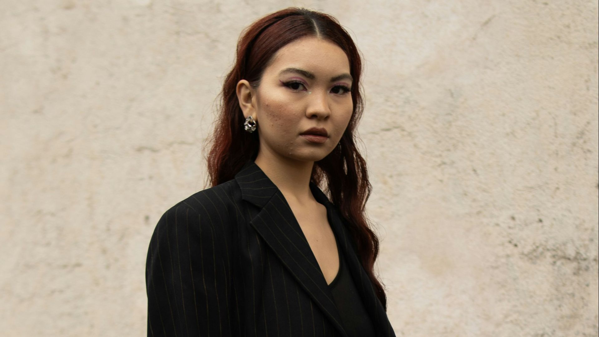 1. Un blazer oversize associé à des basiques décontractés