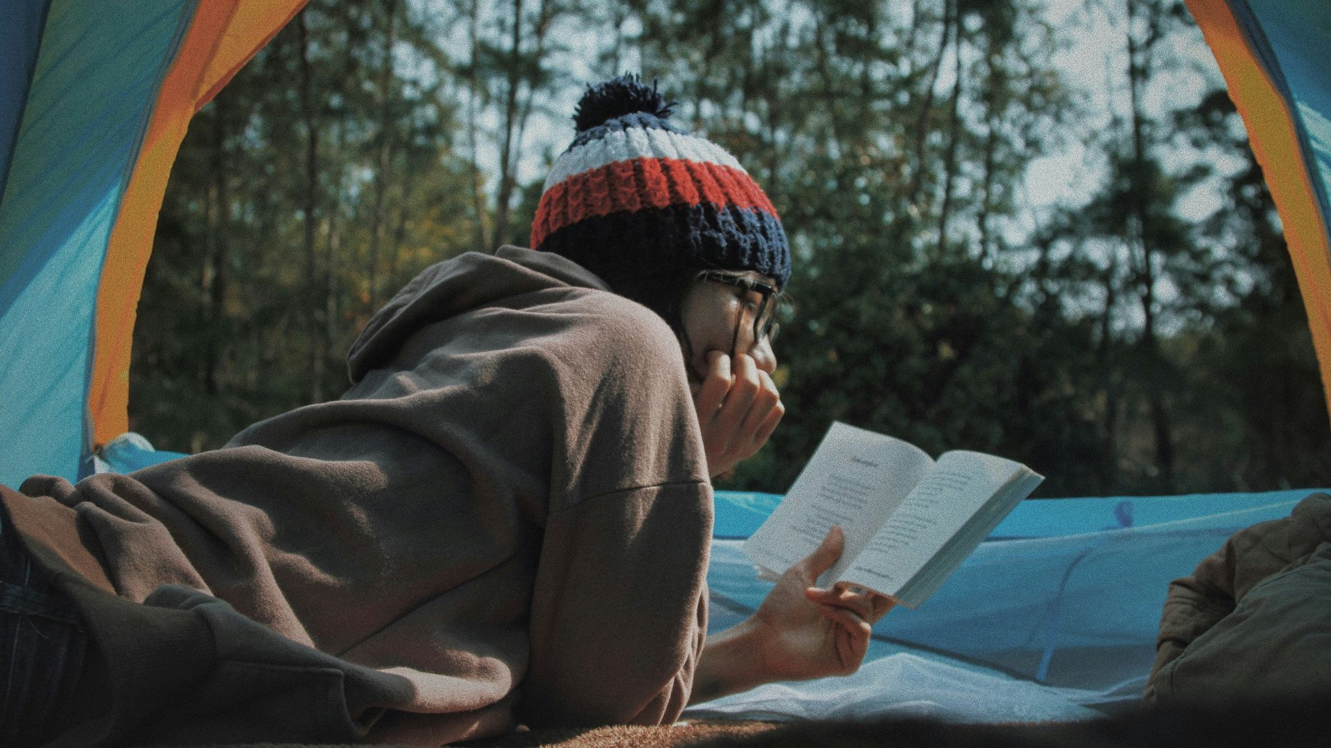9. Allez lire dehors