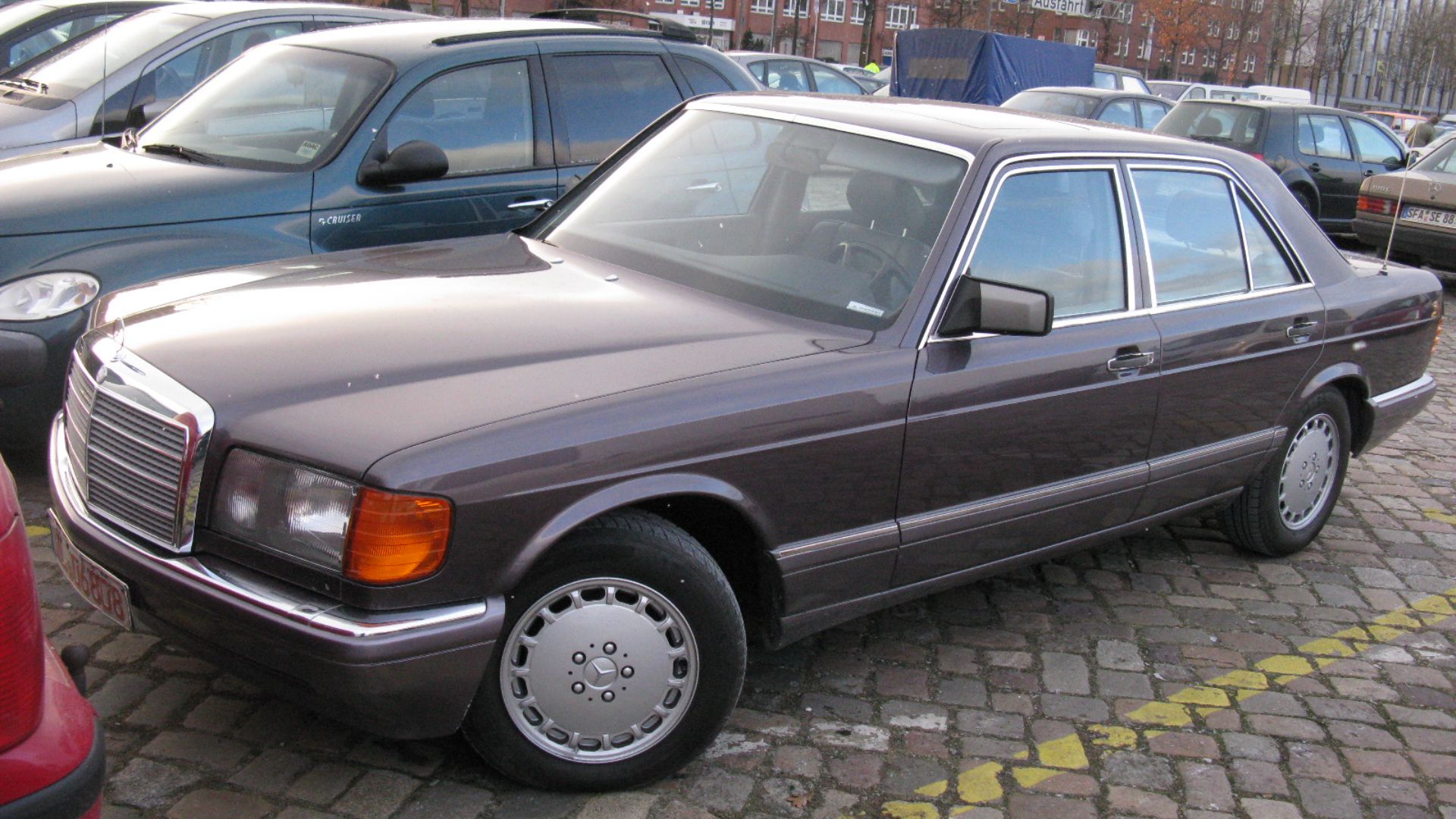 17. Mercedes-Benz Classe S W126