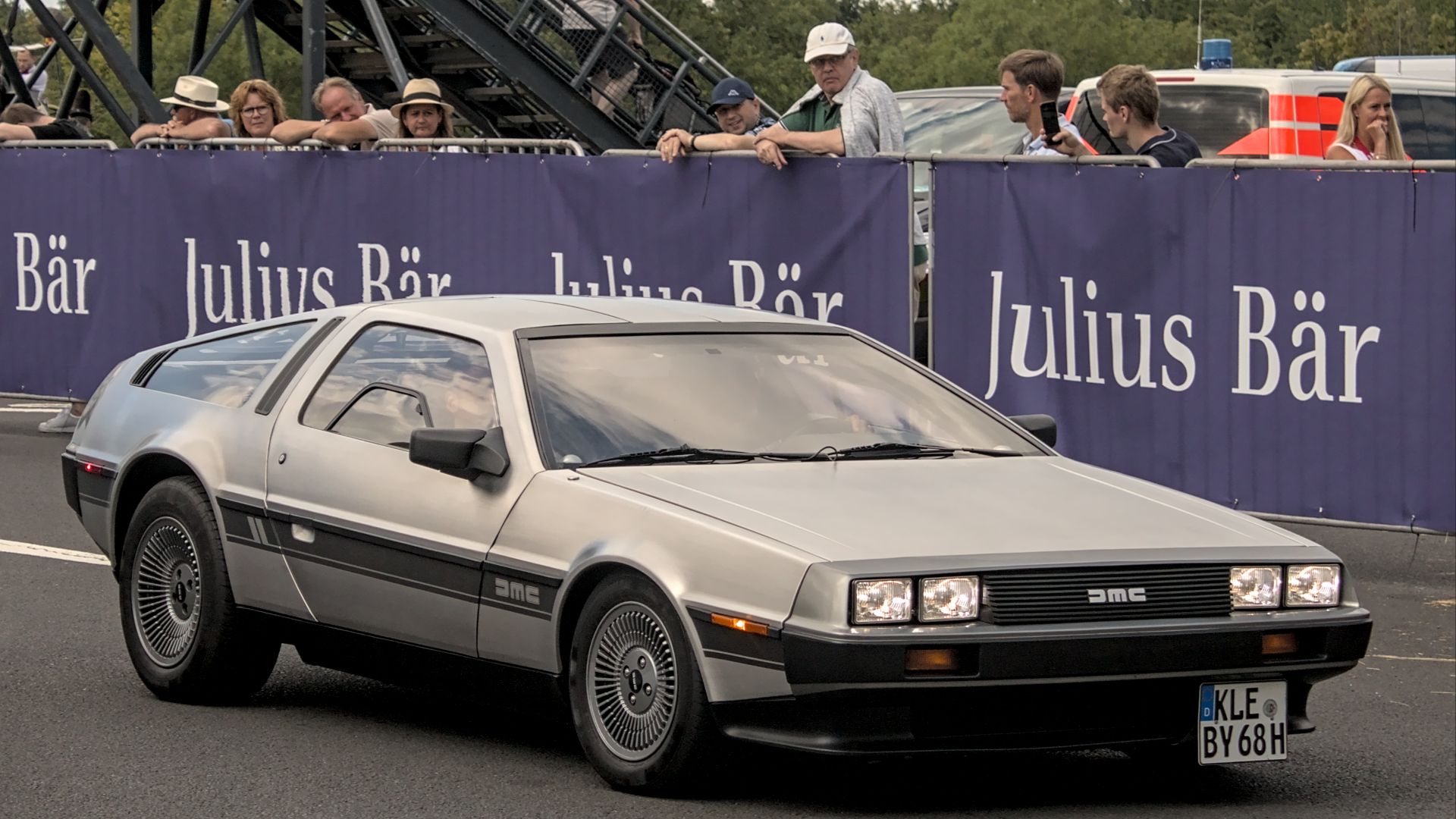 7. DMC DeLorean