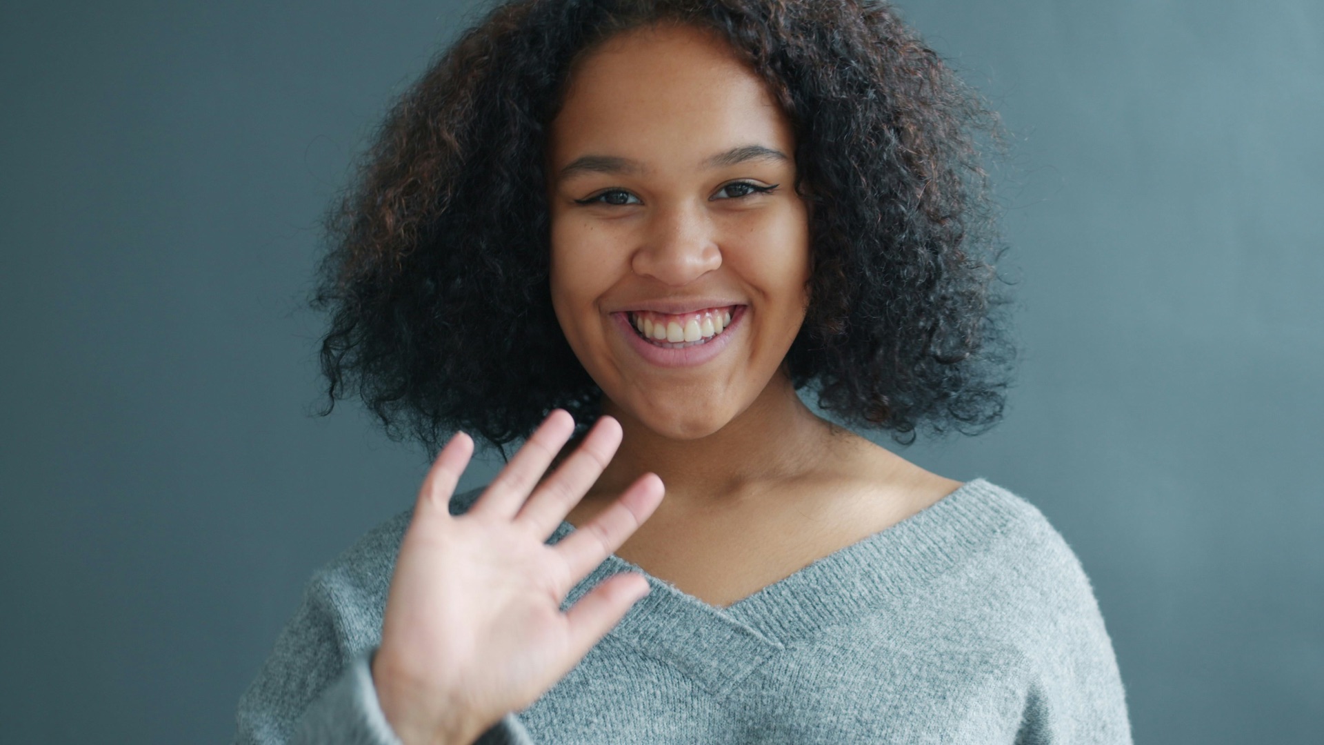 5. Saluez les gens lorsque vous entrez dans une pièce