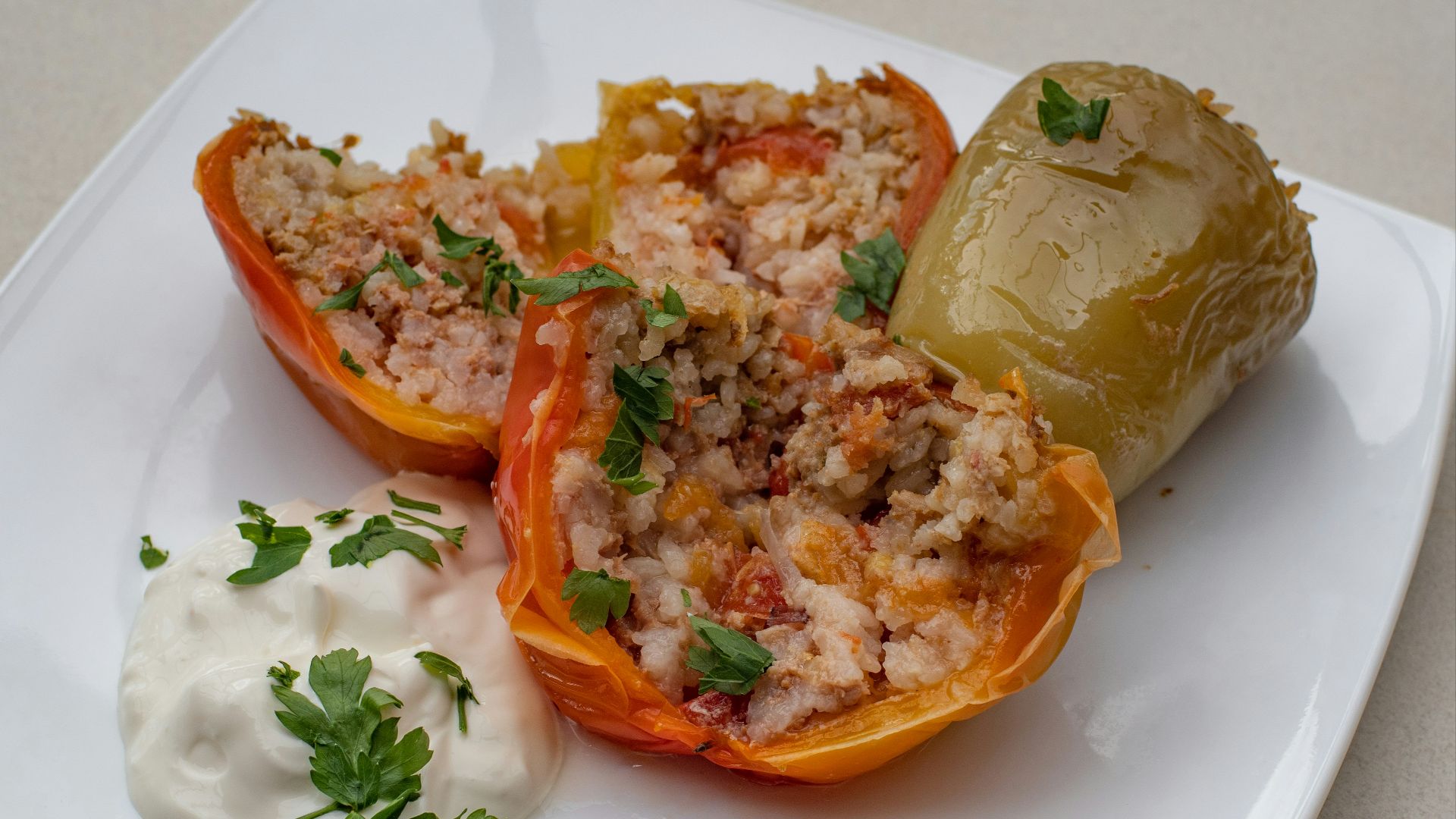 13. Poivrons farcis au riz complet épicé