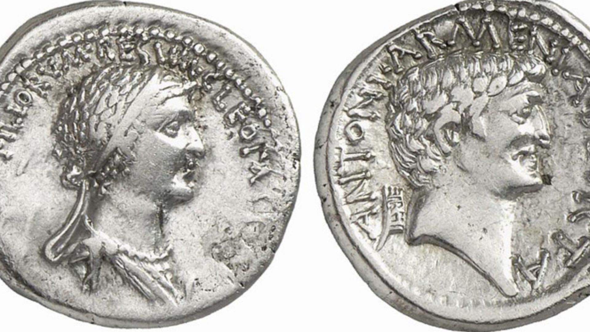 14. Cléopâtre VII et Arsinoé IV