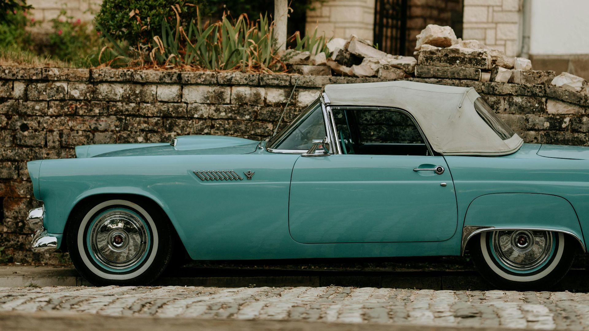 8. Ford Thunderbird