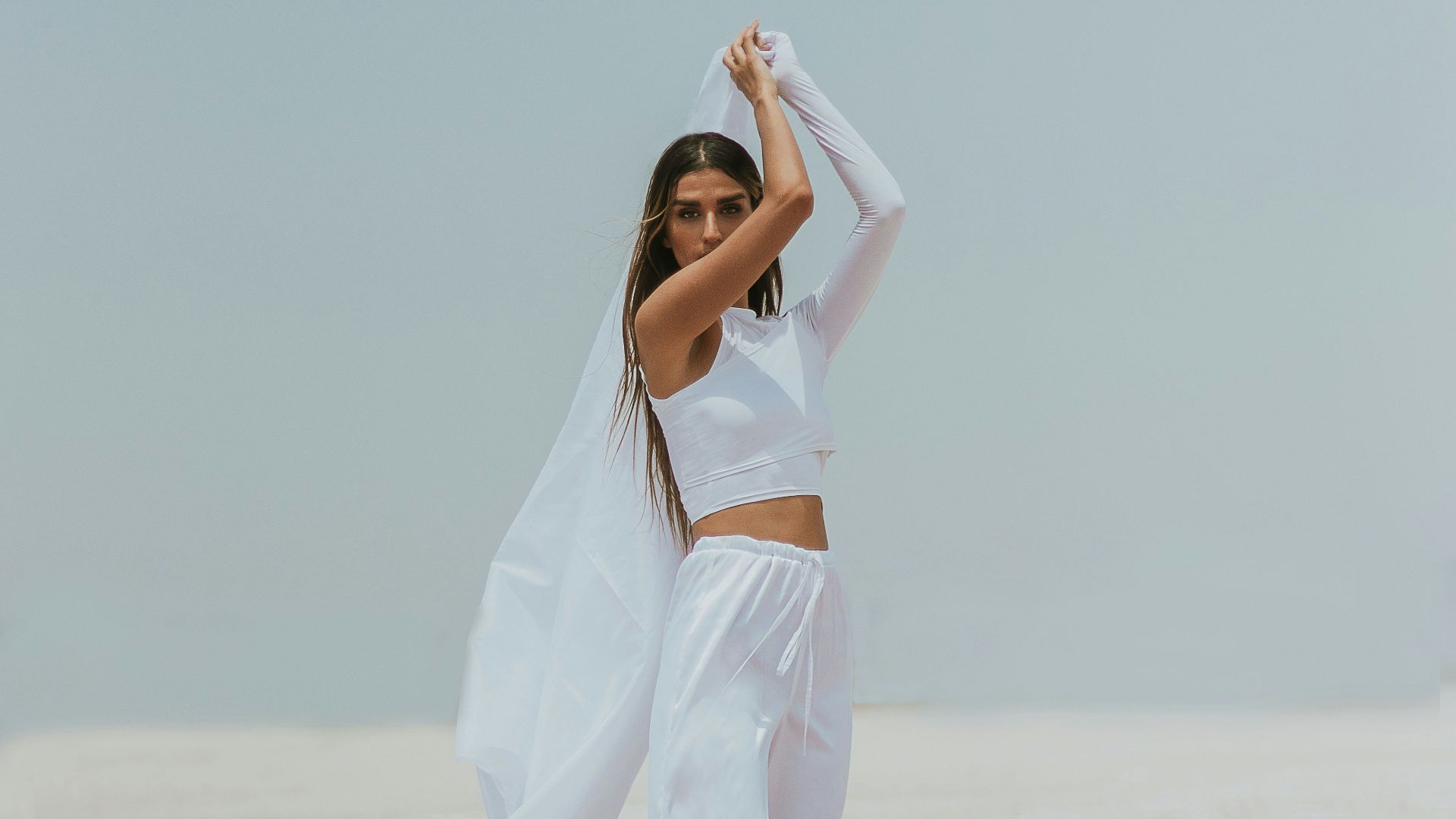 1. Parures en lin blanc