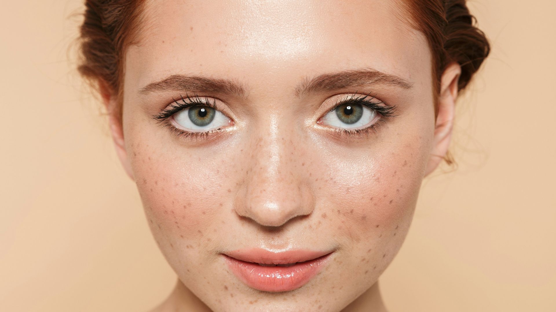20. Un look naturel, soigné et sans maquillage