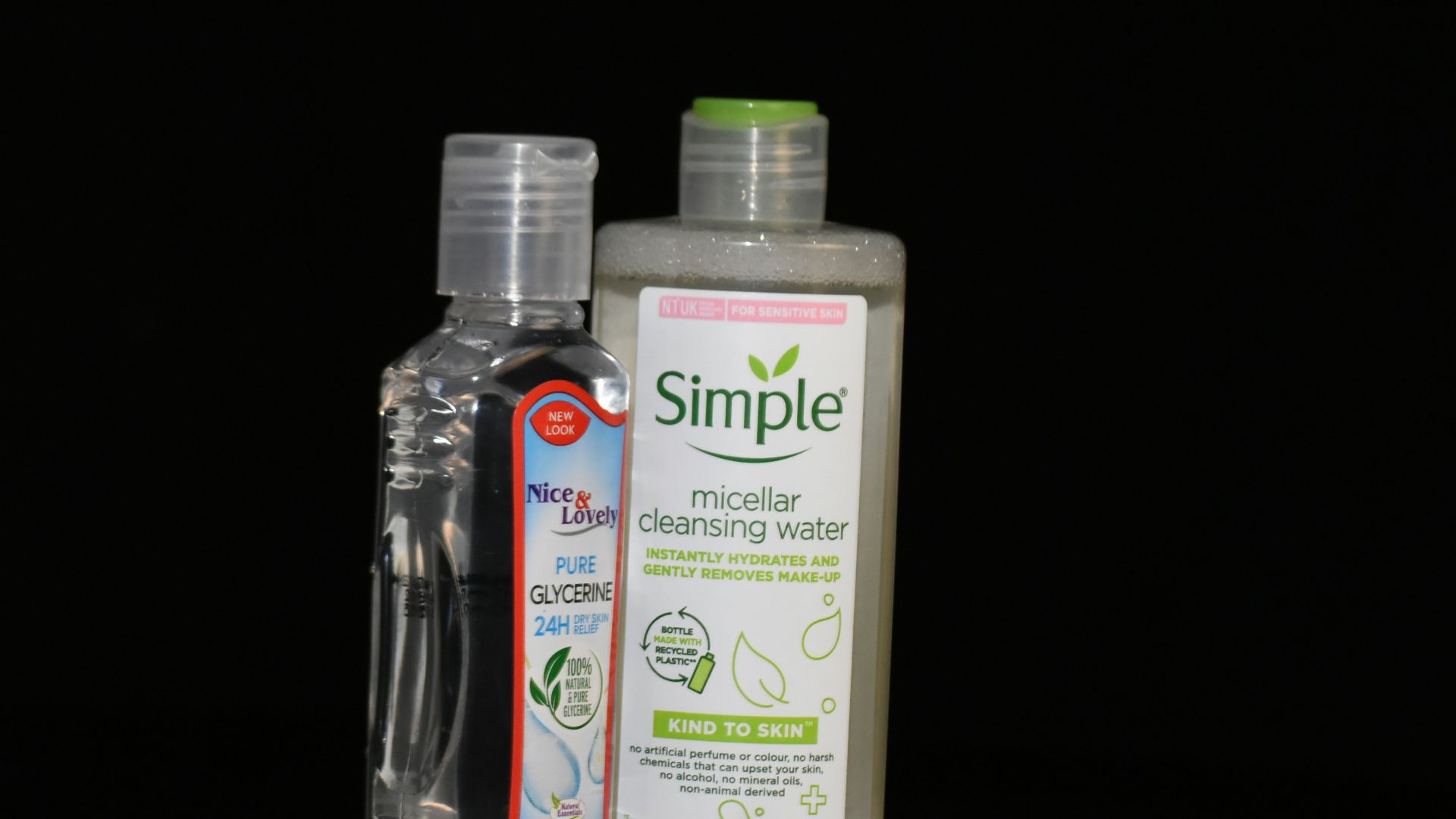 8. Une eau micellaire sans parfum ou un baume démaquillant doux