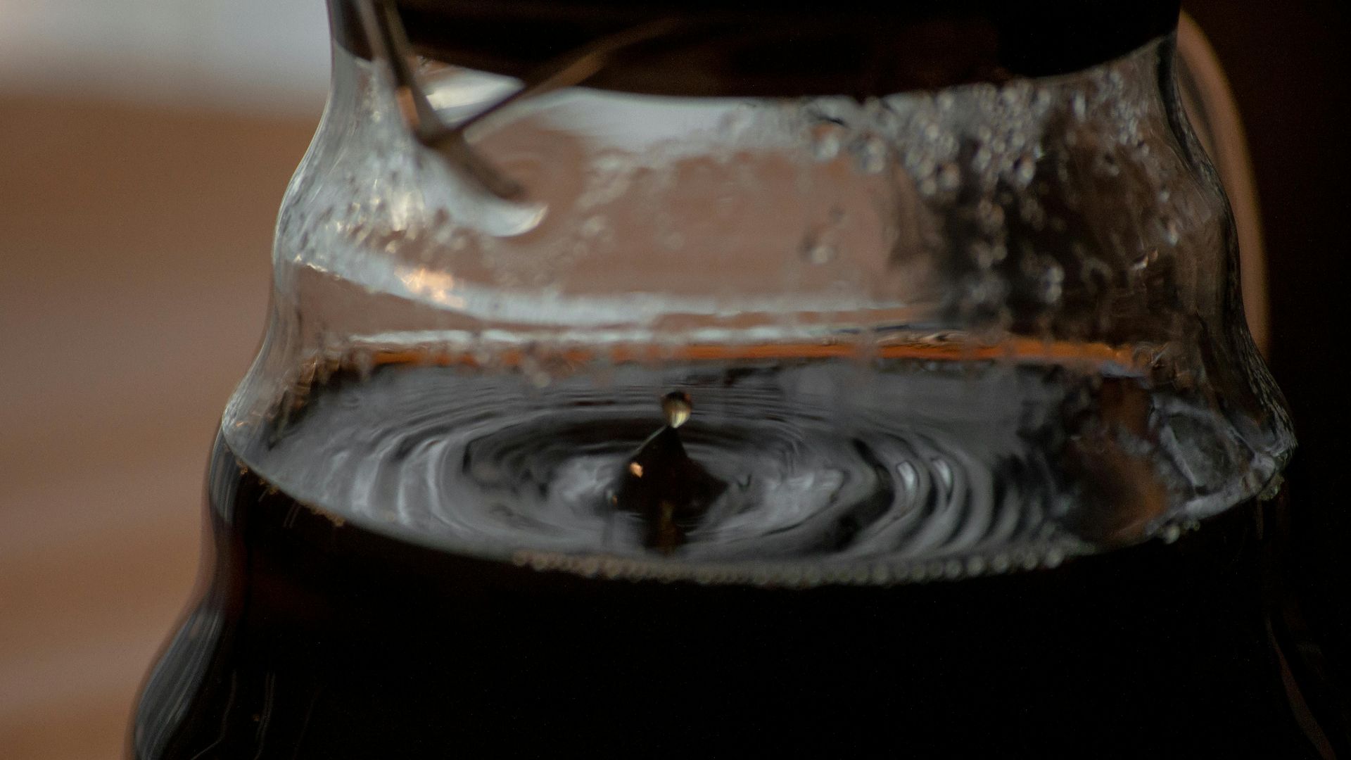 2. Des tremblements après une tasse