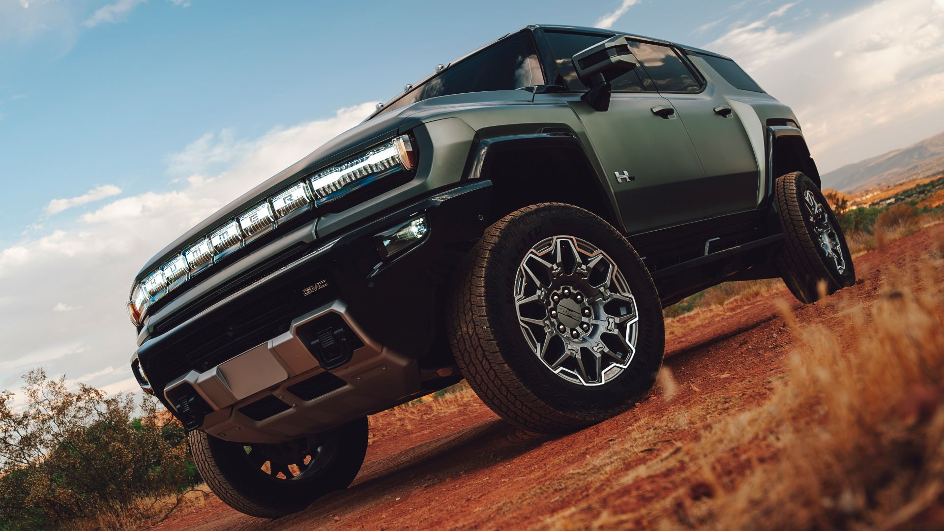5. Pick-up GMC Hummer EV