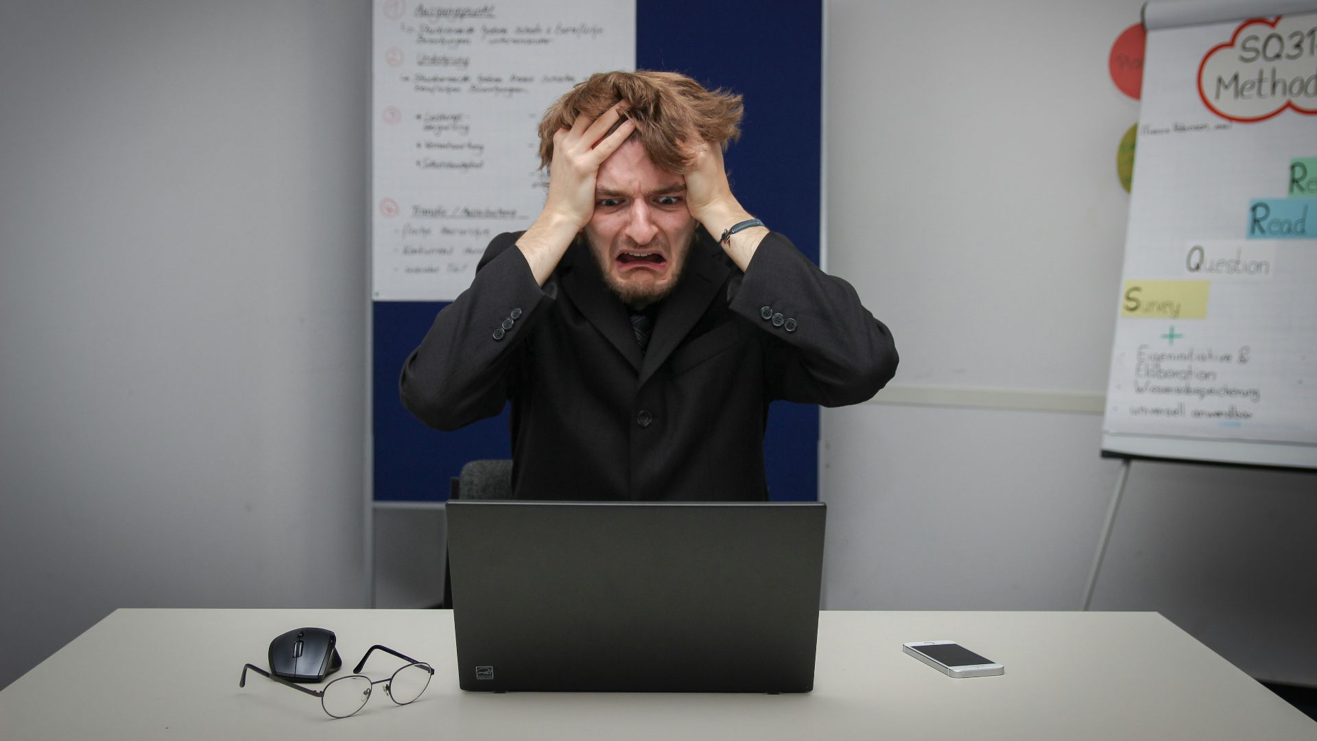 20 mauvaises habitudes qui font que vos collègues vous jugent