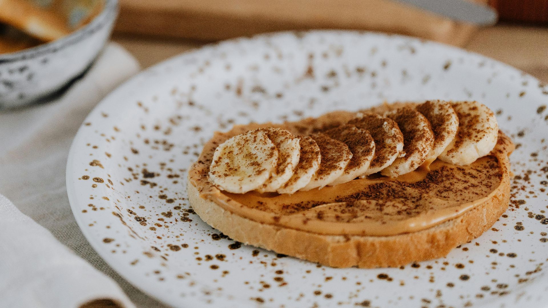 9. Assiette protéinée au beurre de cacahuète et à la banane